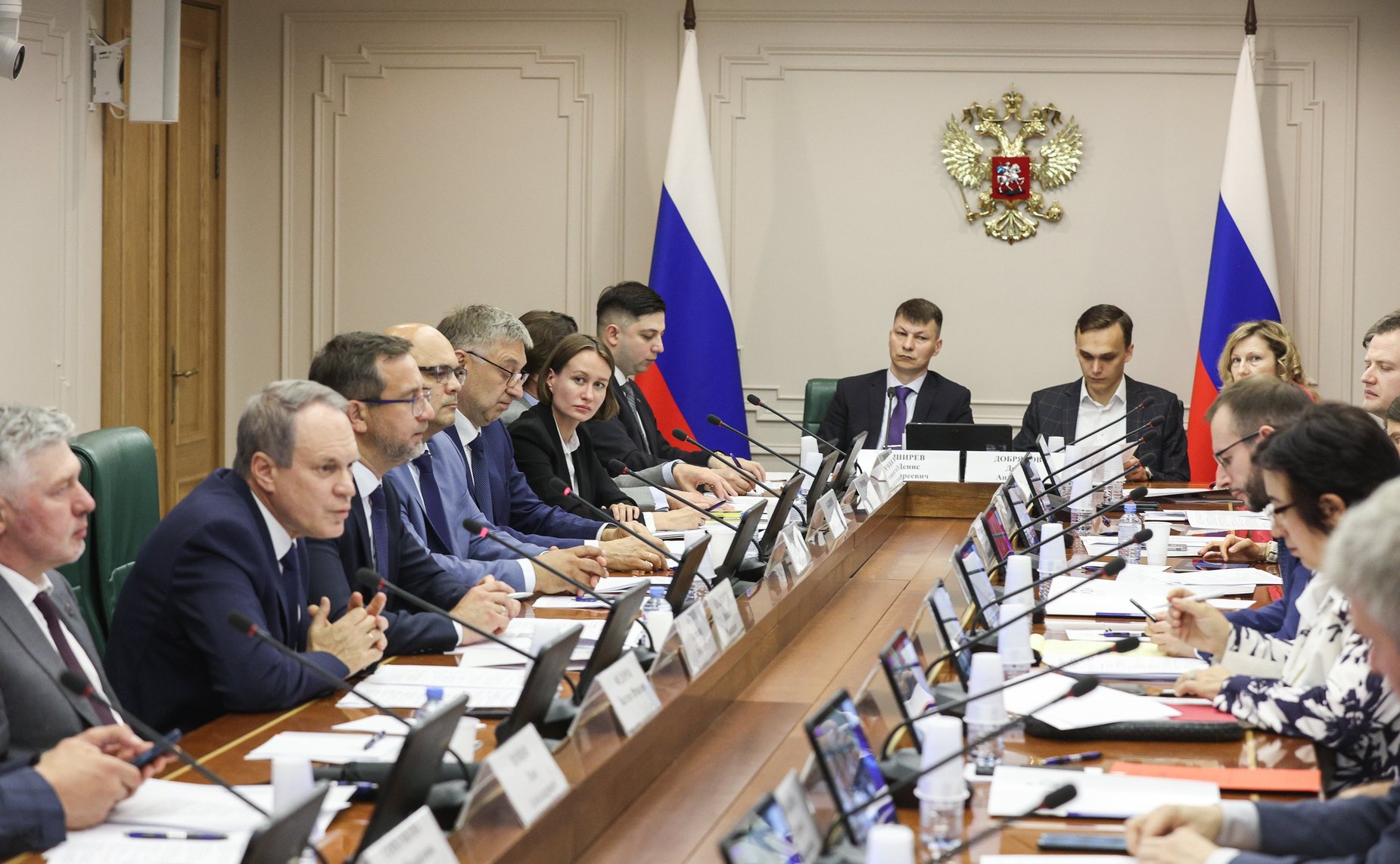 Круглый стол Комитета Совета Федерации по конституционному законодательству и государственному строительству на тему «Проблемы качества оказания юридических услуг: квалифицированное юридическое представительство и адвокатура. Пути взаимодействия»