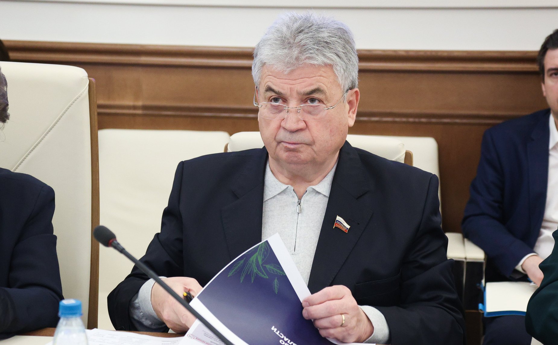 Геннадий Емельянов