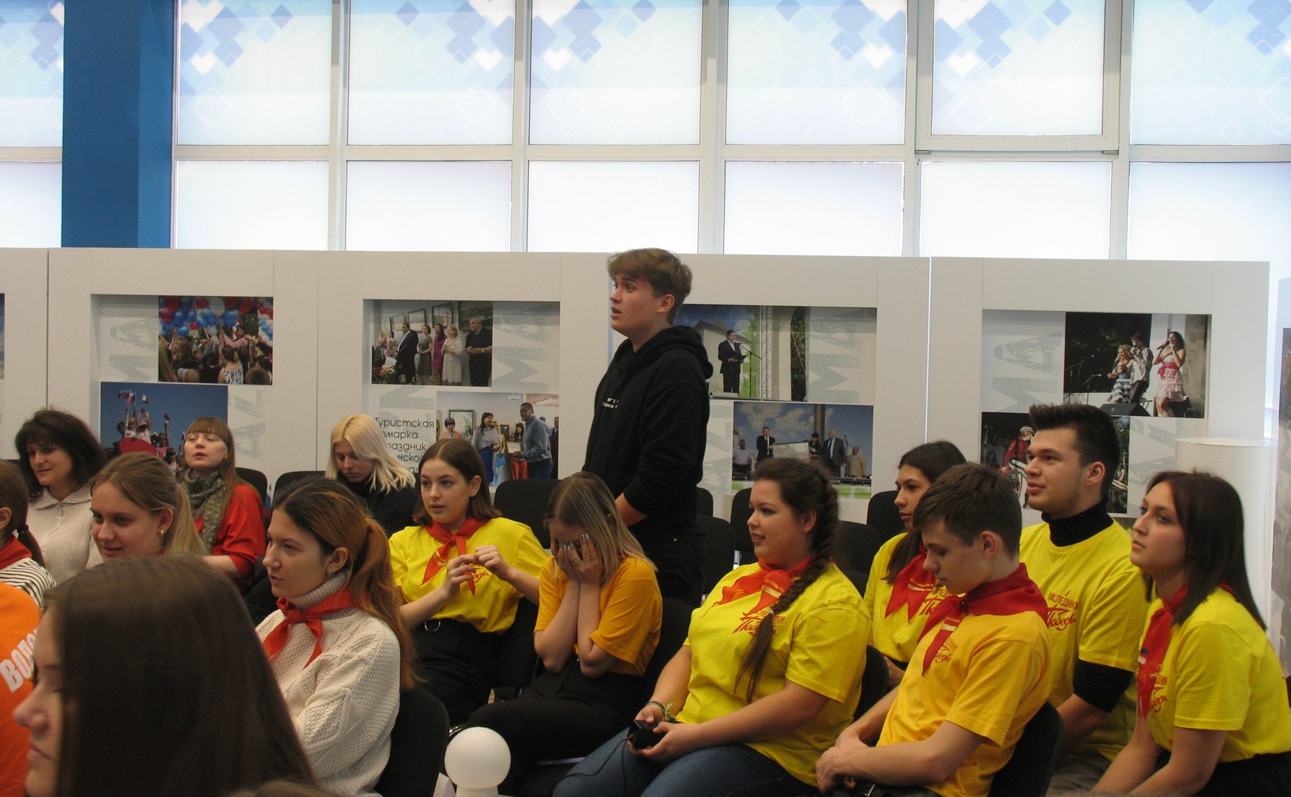 Нина Куликовских провела встречу с волонтерами-медиками, членами школьных и студенческих волонтерских отрядов, отряда по поиску пропавших или заблудившихся людей «Сальвар», патриотических объединений, ведущих добровольческую деятельность