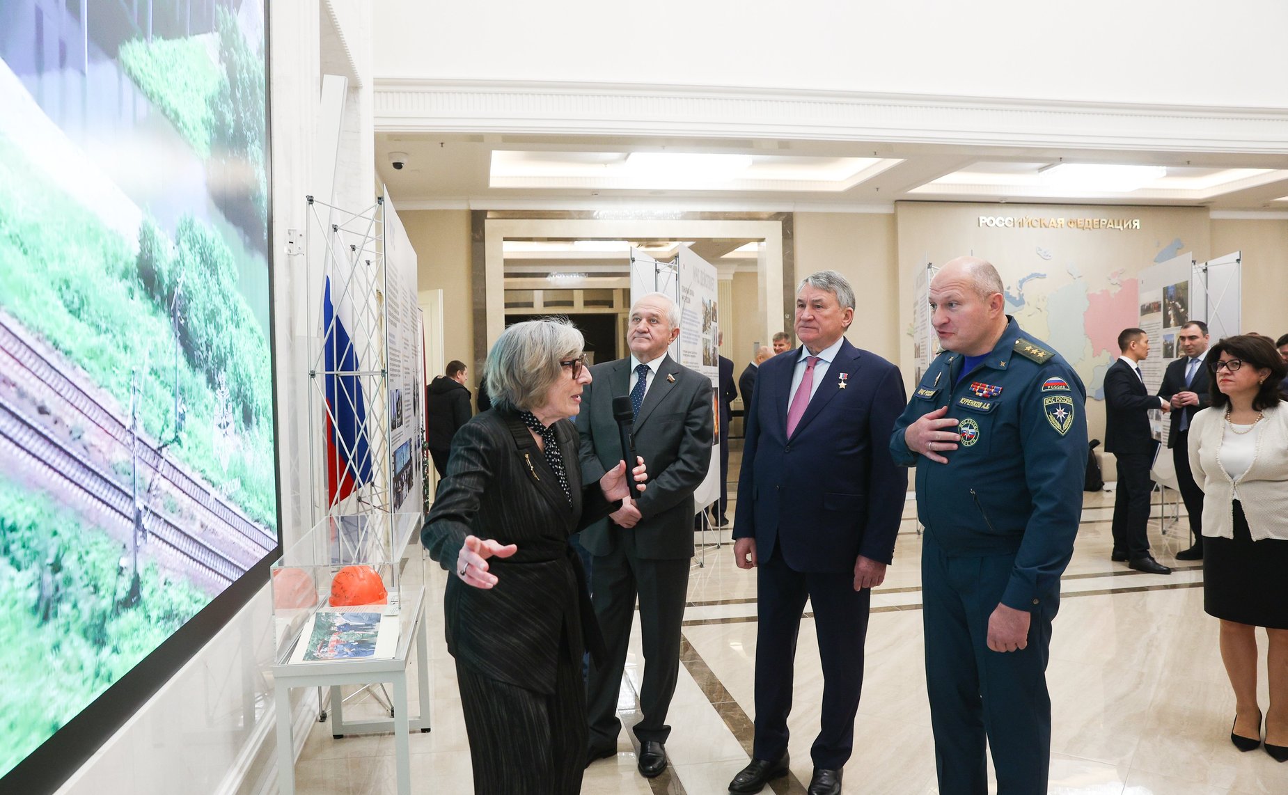 Открытие выставки «Служим Отечеству и МЧС России»
