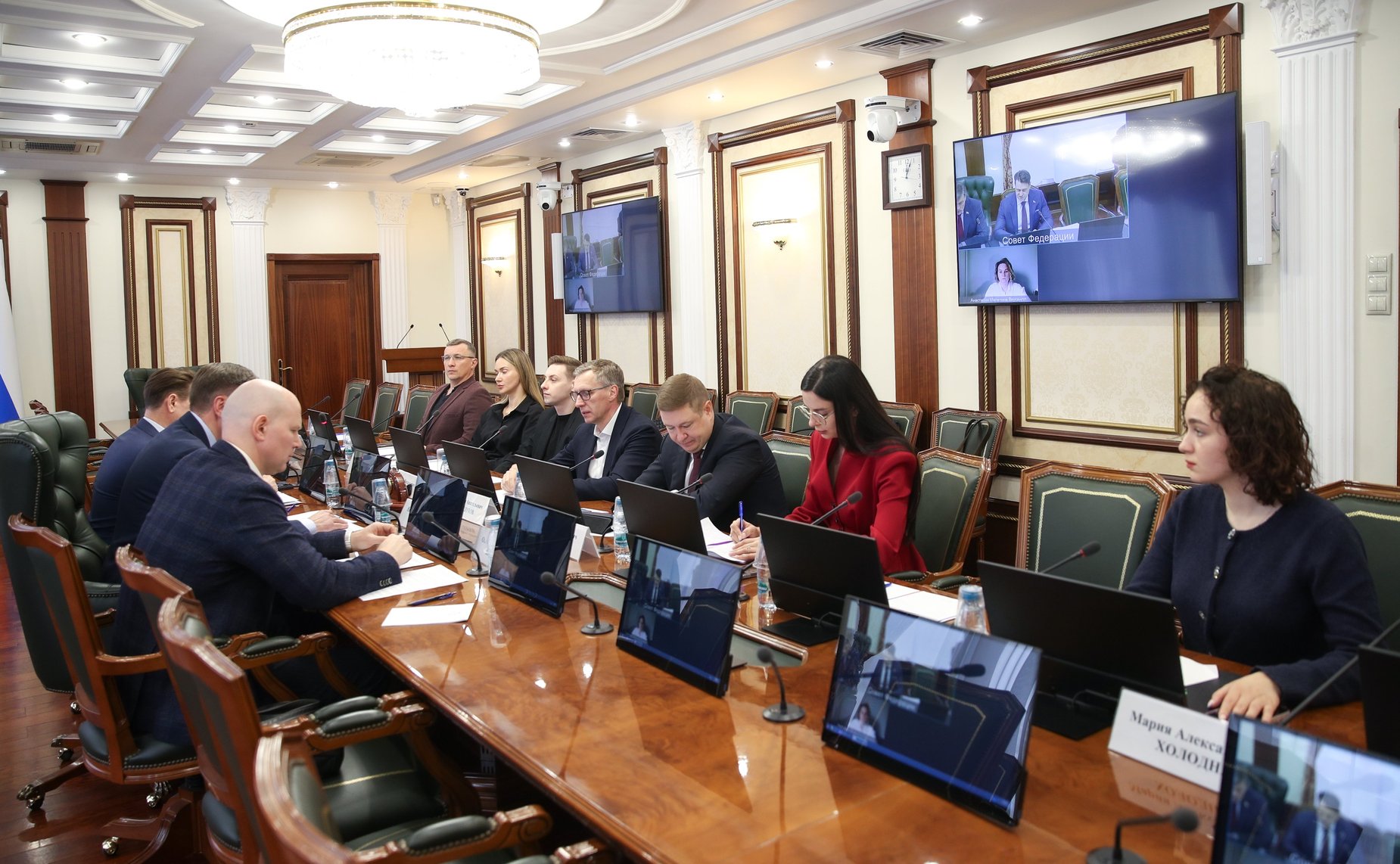 Совещание Комитета СФ по Регламенту и организации парламентской деятельности «Защита прав интересов потребителей в условиях современной торговли в городской среде»