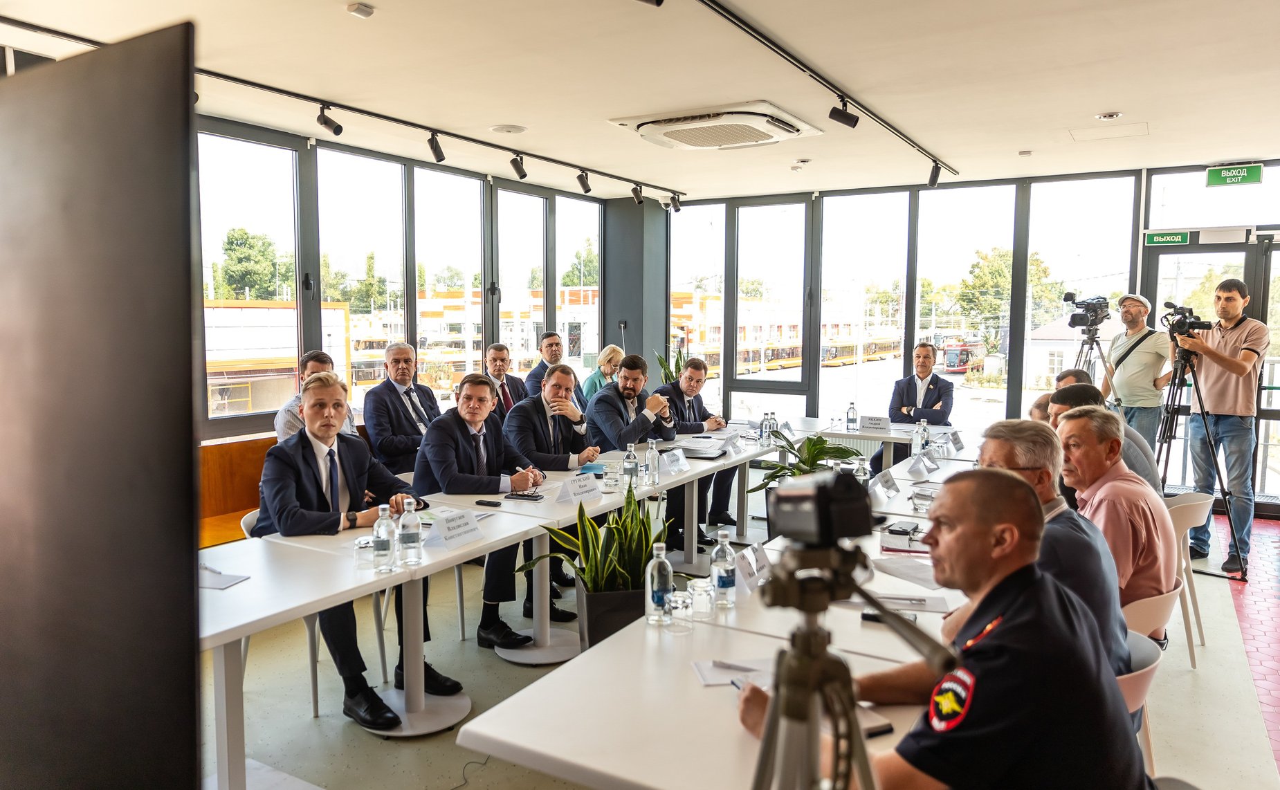 Первый заместитель Председателя СФ Андрей Яцкин в рамках рабочей поездки в Ростовскую область осмотрел объекты социальной и транспортной инфраструктуры и провел заседания рабочей группы по вопросам комплексного развития г. Таганрога