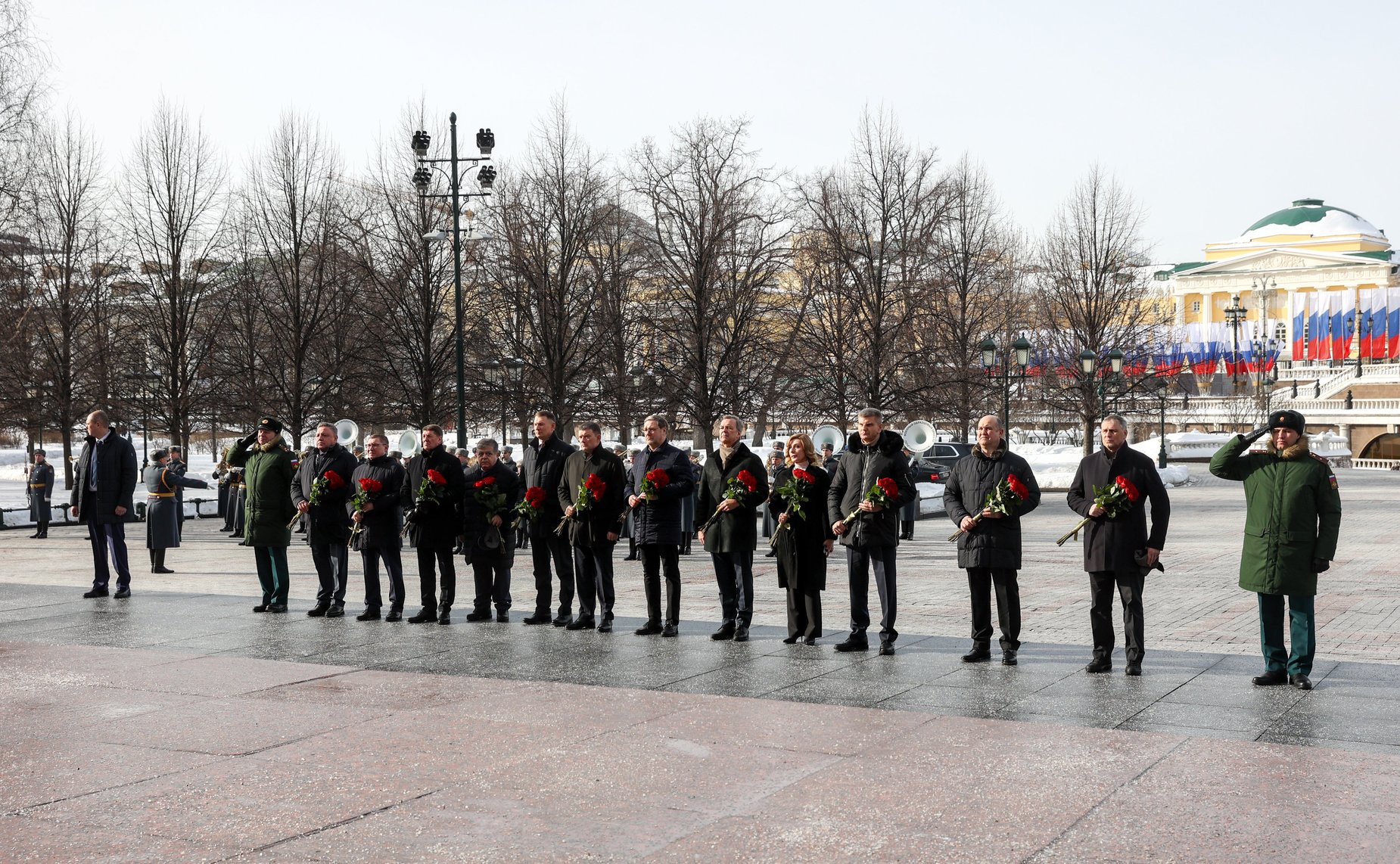 Председатель Совета Федерации Валентина Матвиенко возложила цветы к Могиле Неизвестного Солдата у Кремлевской стены