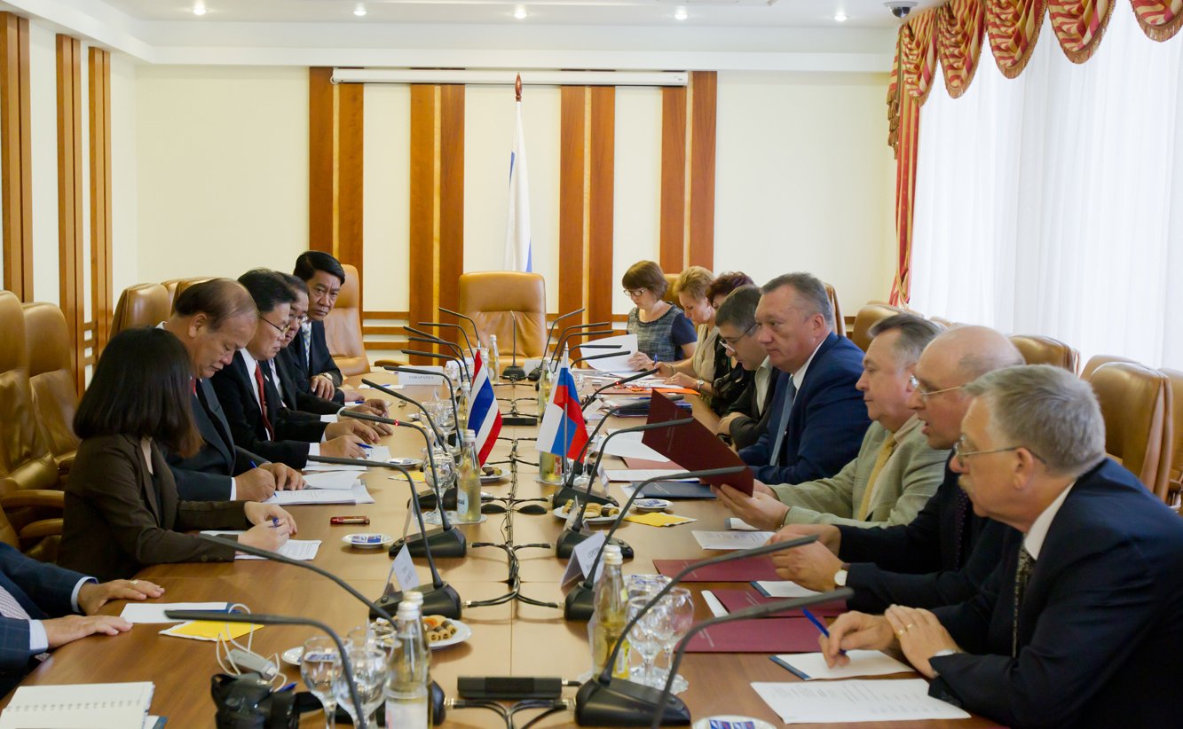 08-07 Тюльпанов встреча Тайланд 1