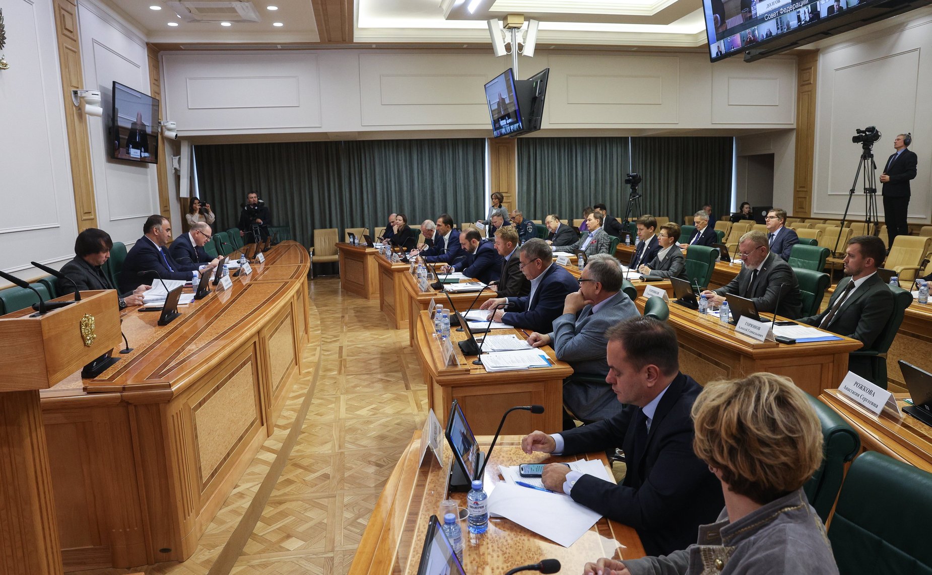 Круглый стол Комитета СФ по социальной политике «Об итогах летнего туристического сезона 2023 г и эффективности мер государственной поддержки организаций туристической отрасли»