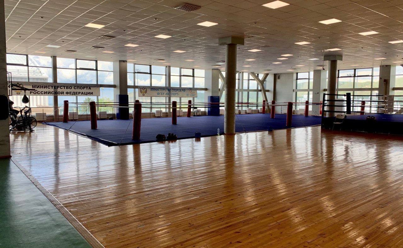 Анатолий Артамонов ознакомился с ходом строительства и реконструкции ряда социальных объектов