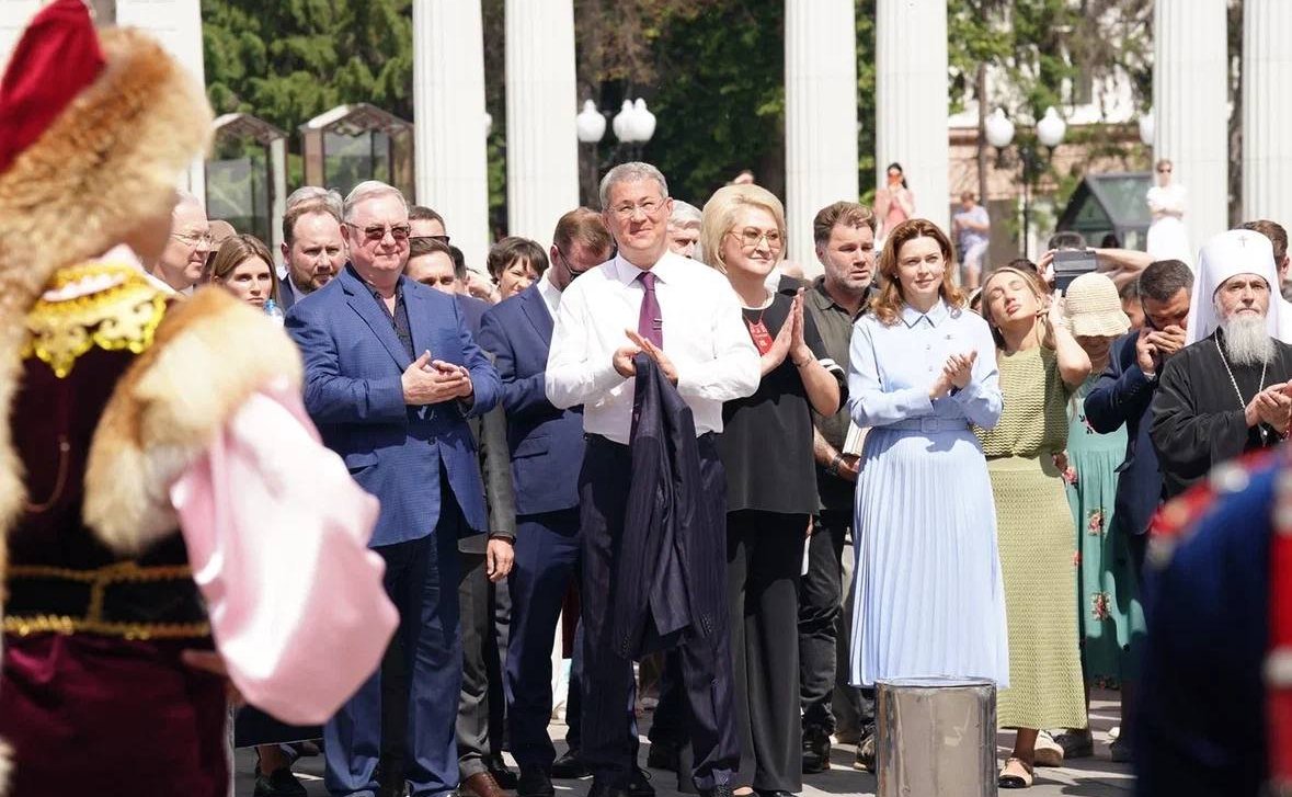 Лилия Гумерова приняла участие в III Международной книжной ярмарке «Китап-Байрам» в Уфе