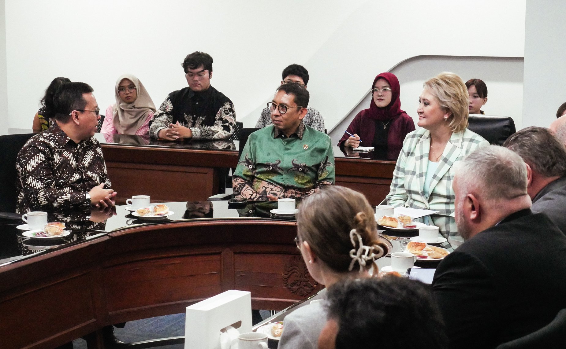 Делегация Совета Федерации посетила Университет Индонезии в Джакарте и провела встречу с руководством учебного заведения и со студентами, изучающими русский язык