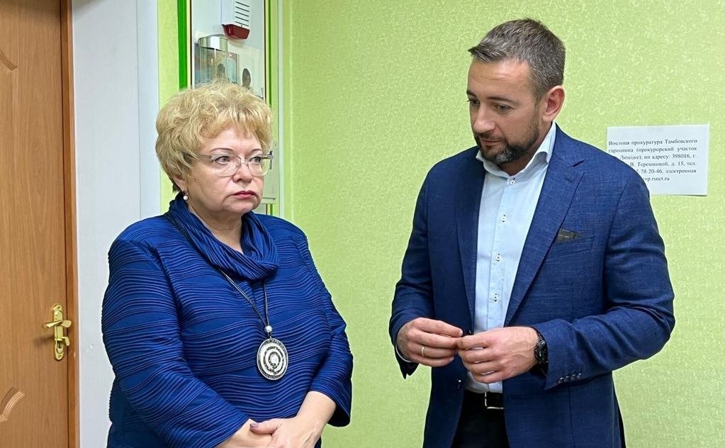 Оксана Хлякина в ходе работы в регионе побывала в областном штабе общественной поддержки «Своих не бросаем»