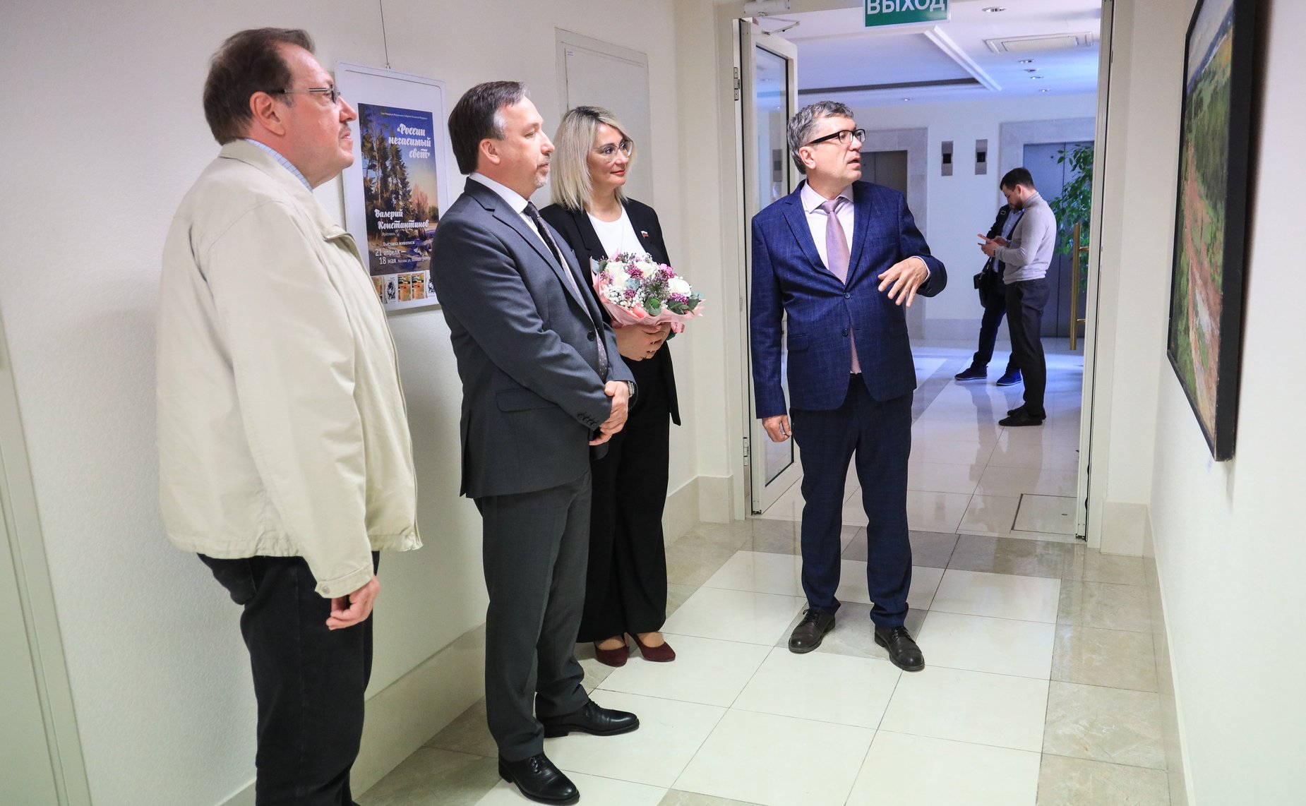 Открытие в Совете Федерации выставки художника Валерия Константинова «Россия негасимый свет»