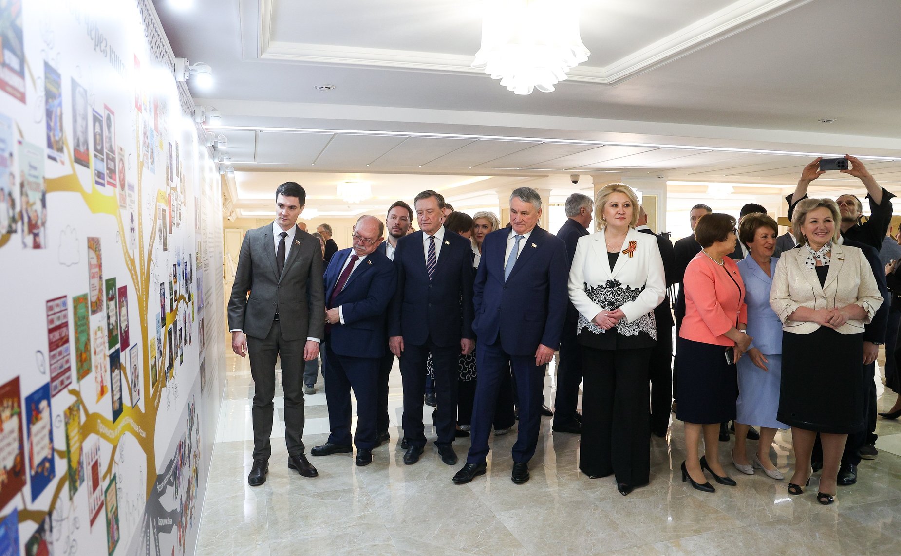 Открытие в Совете Федерации выставки «Единство России в книгах: о труде, ценностях, языке и любви к родной земле»