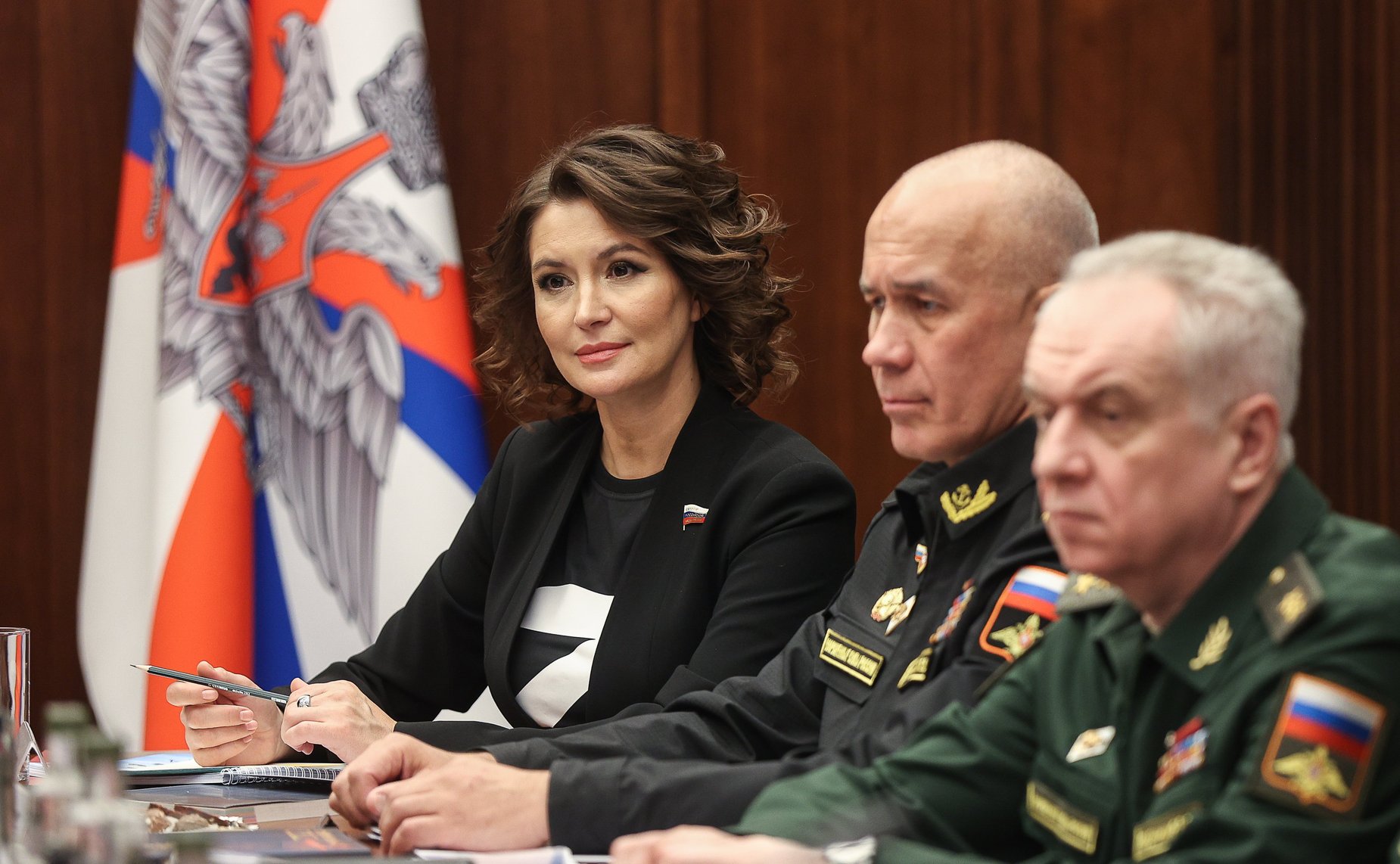 По приглашению Министра обороны РФ генерала армии Сергея Шойгу Председатель Совета Федерации Валентина Матвиенко и Комитет СФ по обороне и безопасности провели выездное совещание в Минобороны России