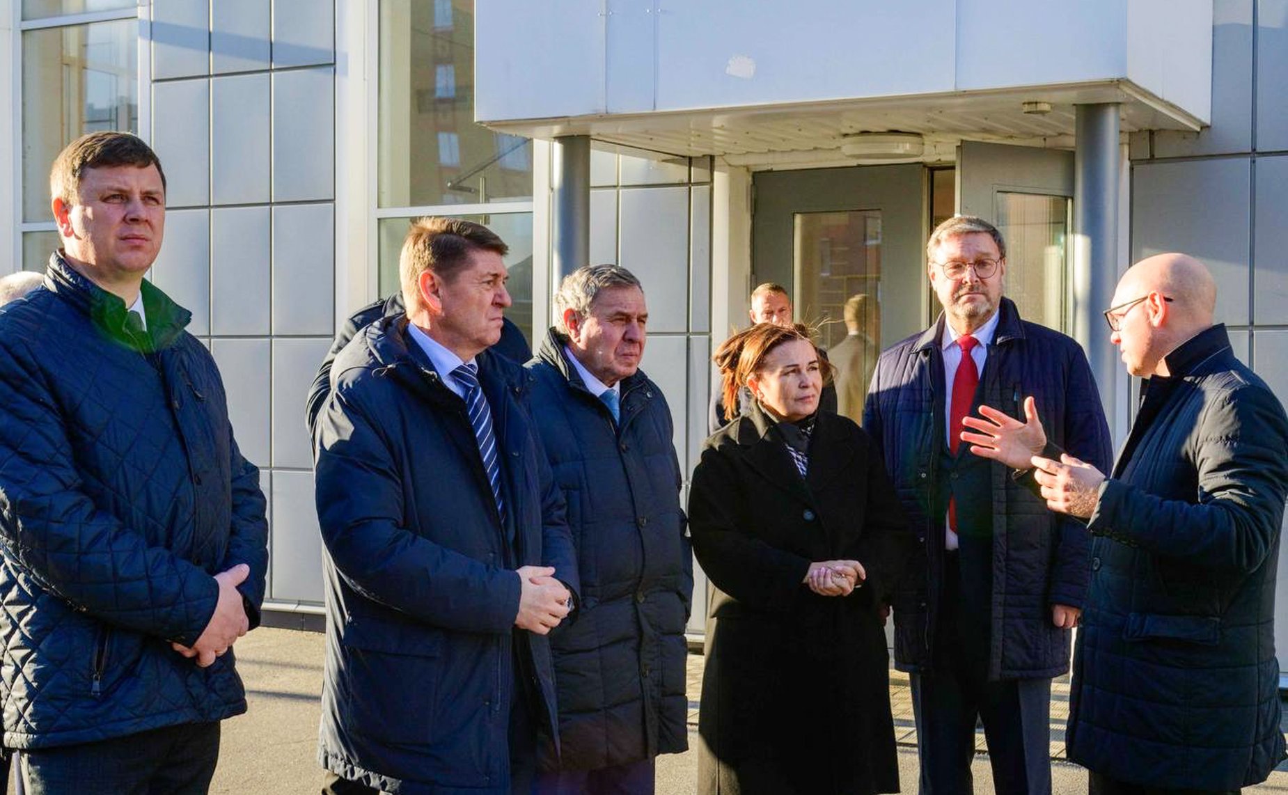 В рамках рабочей поездки сенаторы РФ совместно с главой Республики Марий Эл Юрием Зайцевым посетили в Йошкар-Оле универсальный крытый легкоатлетический манеж «Арена Марий Эл», учебный корпус Училища Олимпийского резерва