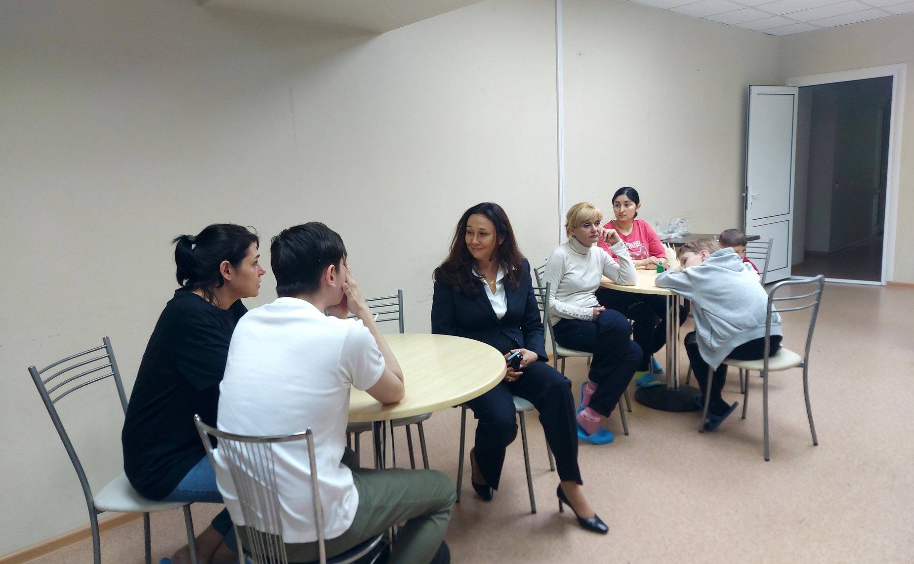 Ирина Петина посетила пункт временного размещения жителей, эвакуированных из опасных регионов Украины