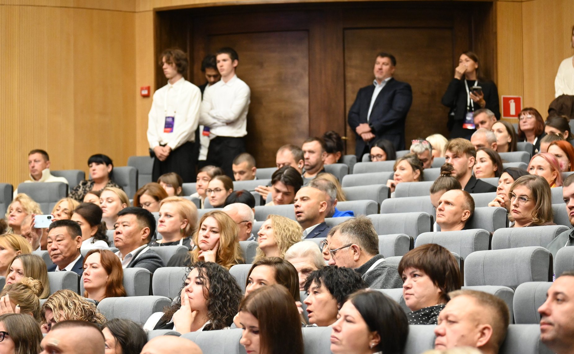 Александр Ролик принял участие в пленарном заседании первого Дальневосточного паркового форума по благоустройству