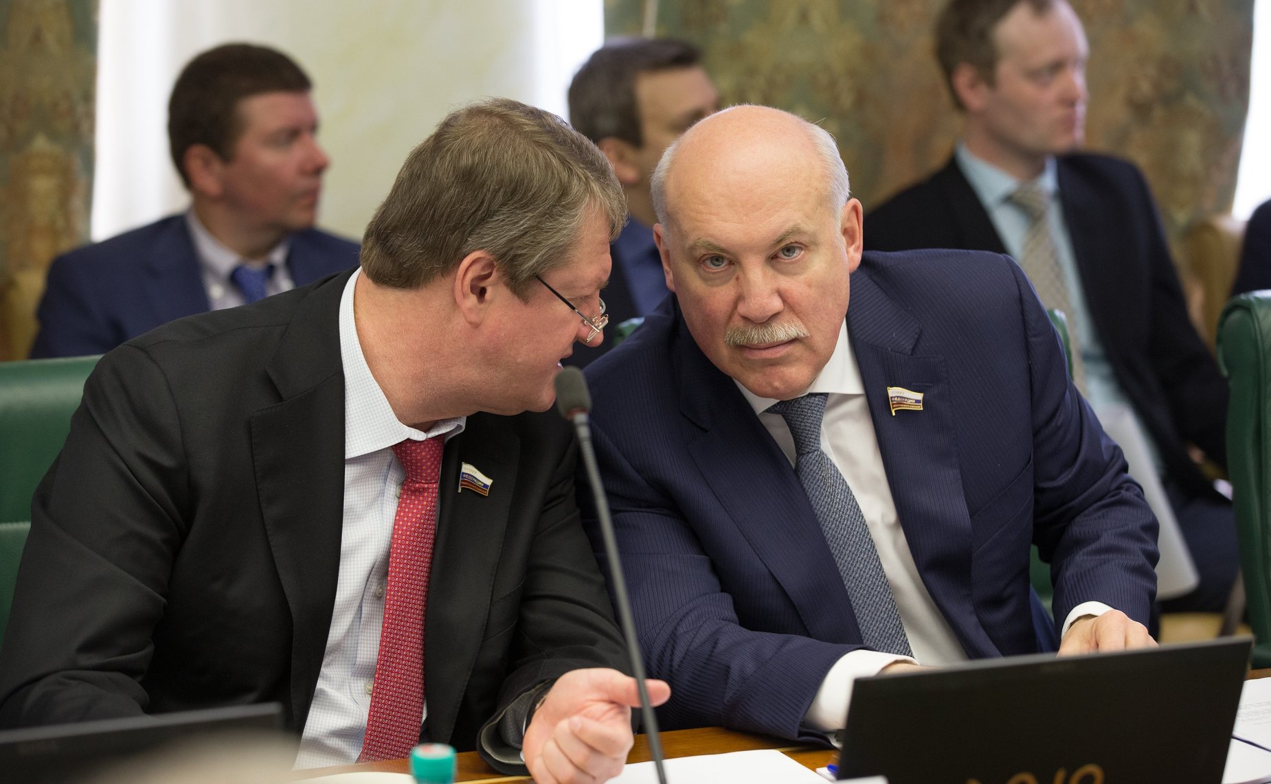 В. Харламов и Д. Мезенцев