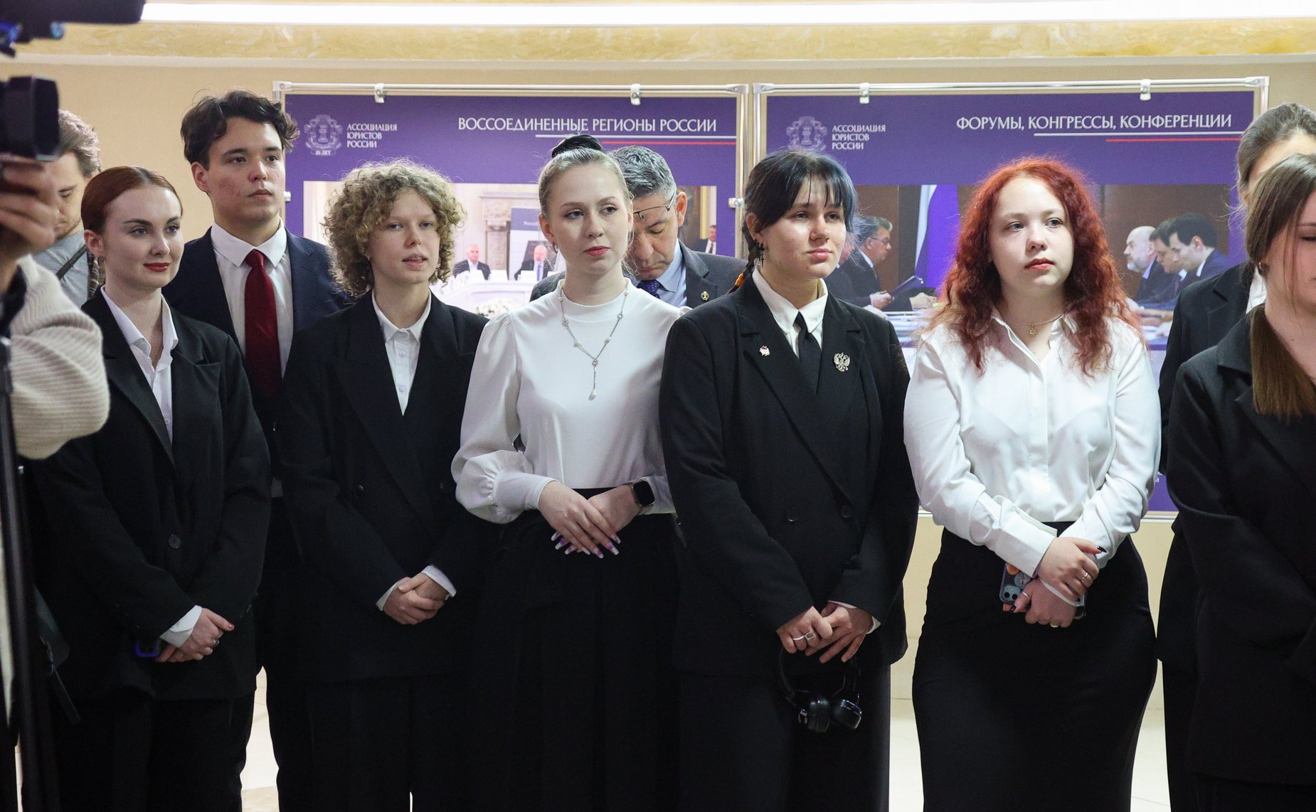 Андрей Клишас открыл выставку, посвященную 20-летию Ассоциации юристов России