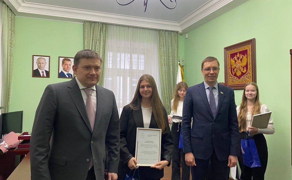 Николай Журавлев и Сергей Калашник приняли участие в прошедшей в регионе церемонии награждения победителей Всероссийской детской творческой школы-конкурса «Портрет твоего края»