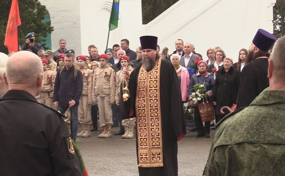 Екатерина Алтабаева приняла участие в торжественной церемонии захоронения останков наших бойцов на Мемориальном кладбище в Севастополе