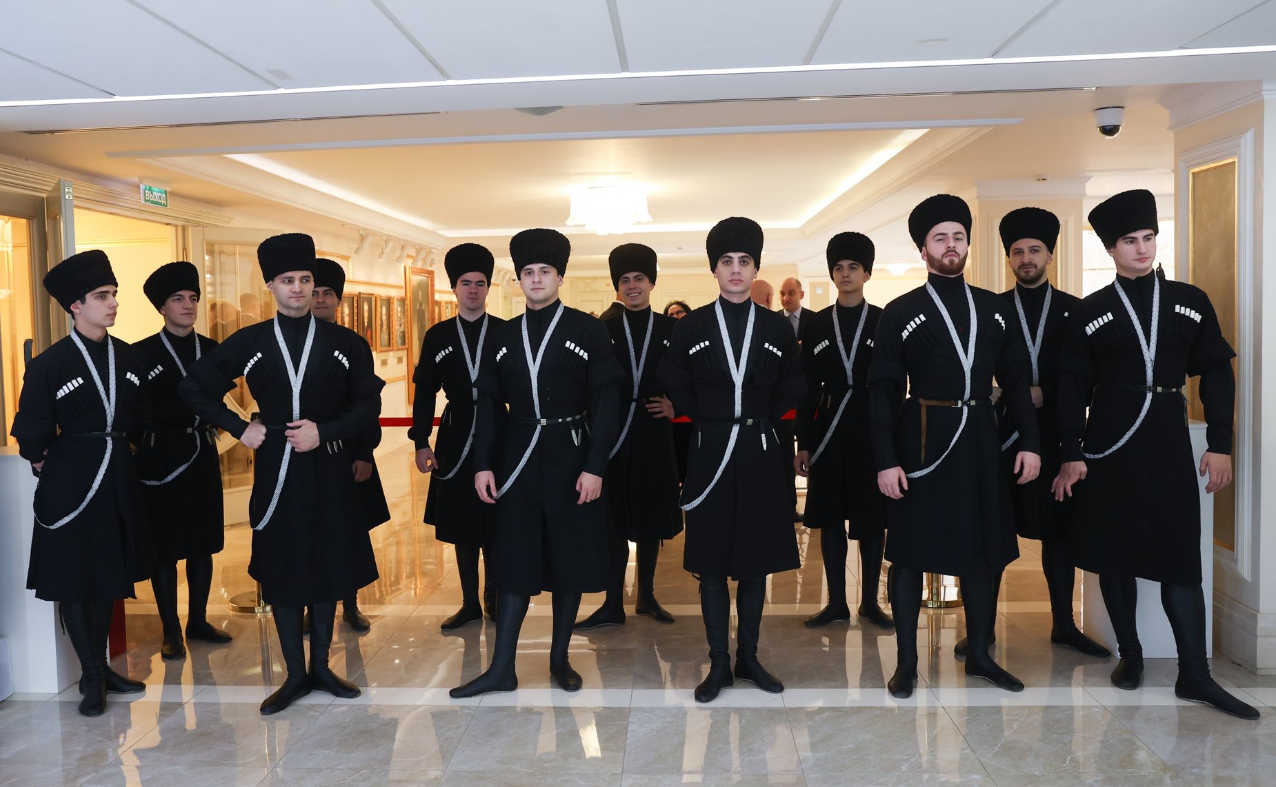 Валентина Матвиенко и Сергей Меняйло осмотрели выставку, посвященную истории и культуре Республики Северная Осетия – Алания, а также перспективным направлениям ее развития