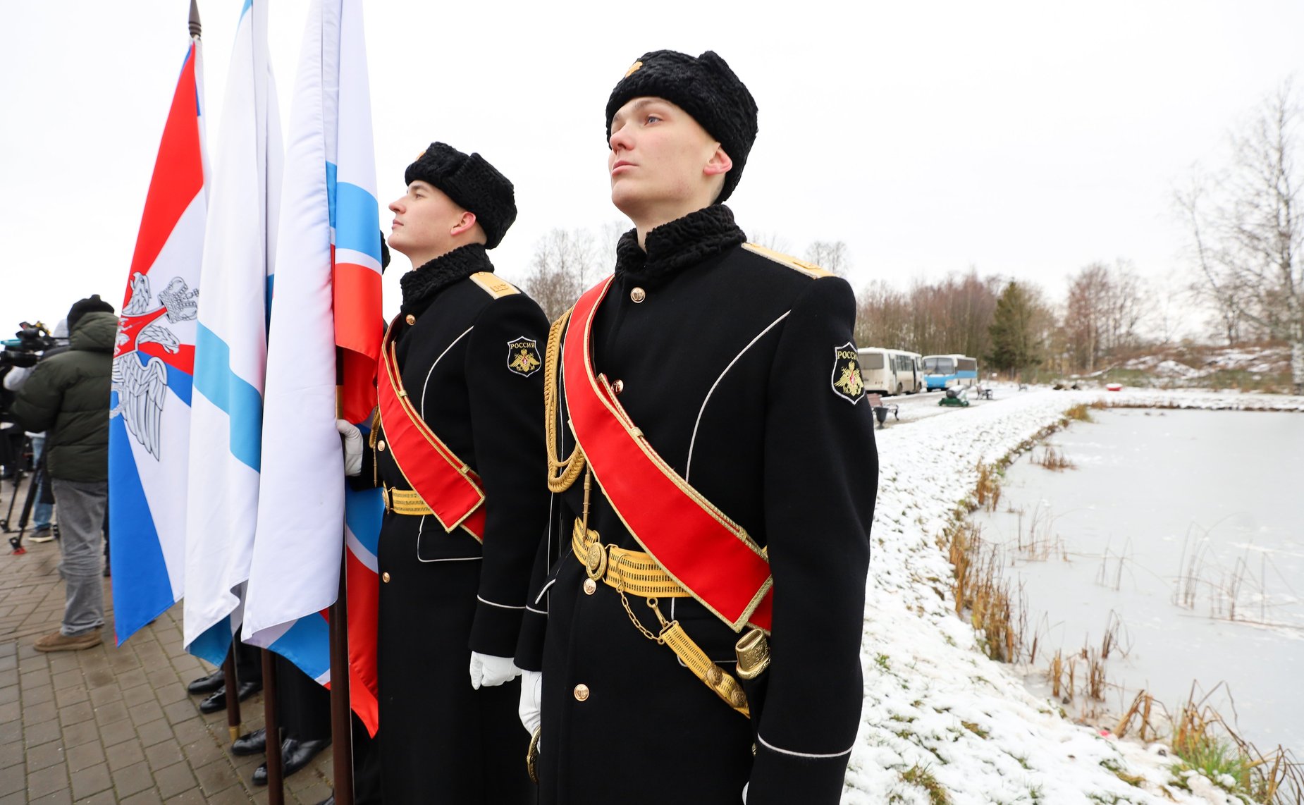 Сенаторы РФ приняли участие в торжественной церемонии открытия памятника Адмиралу флота Советского Союза Исакову Ивану Степановичу