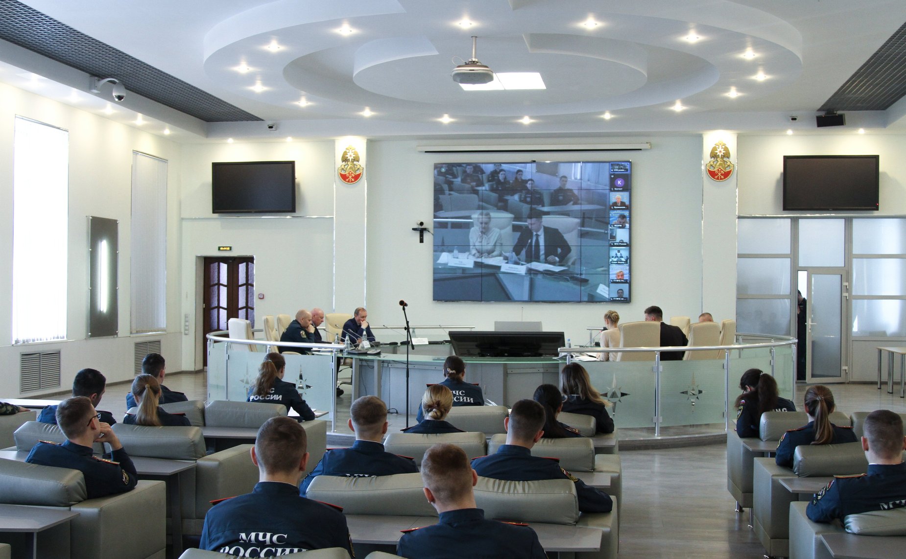 Заседание «круглого стола» в Санкт-Петербургском университете противопожарной службы МЧС России