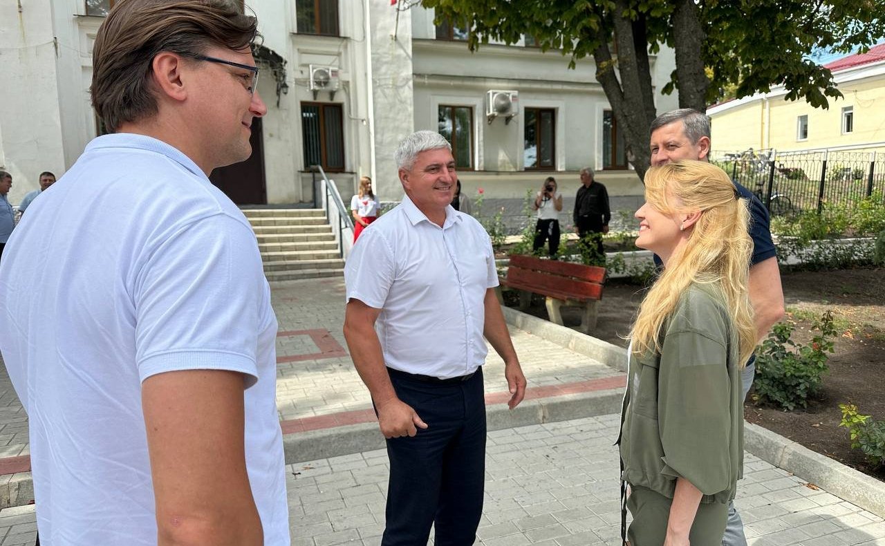 Дарья Лантратова проконтролировала ход восстановления объектов в Беловодском муниципальном округе ЛНР