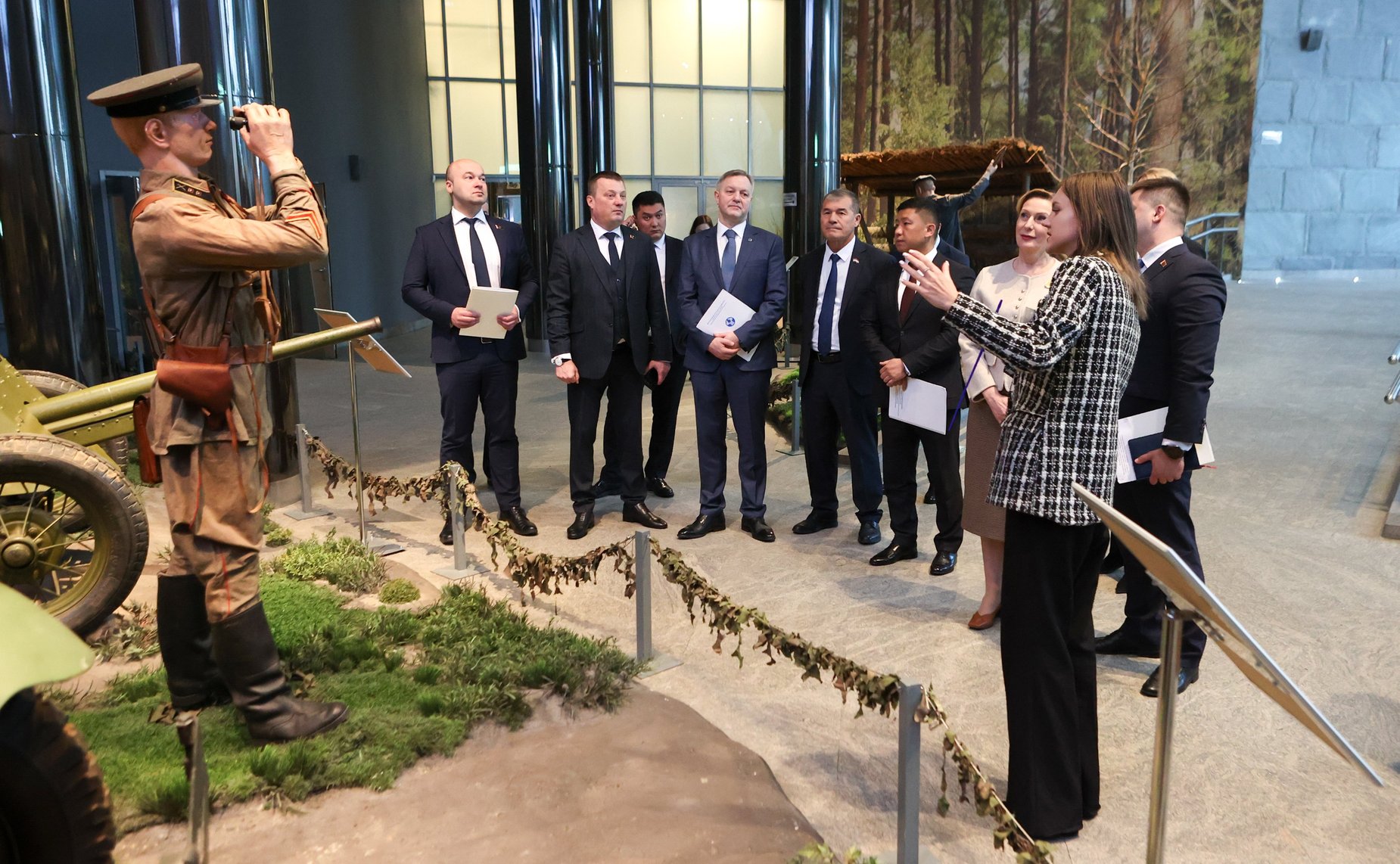 В рамках международного туристического форума Travel Нub «Содружество» участники посетили Белорусский государственный музей истории Великой Отечественной войны