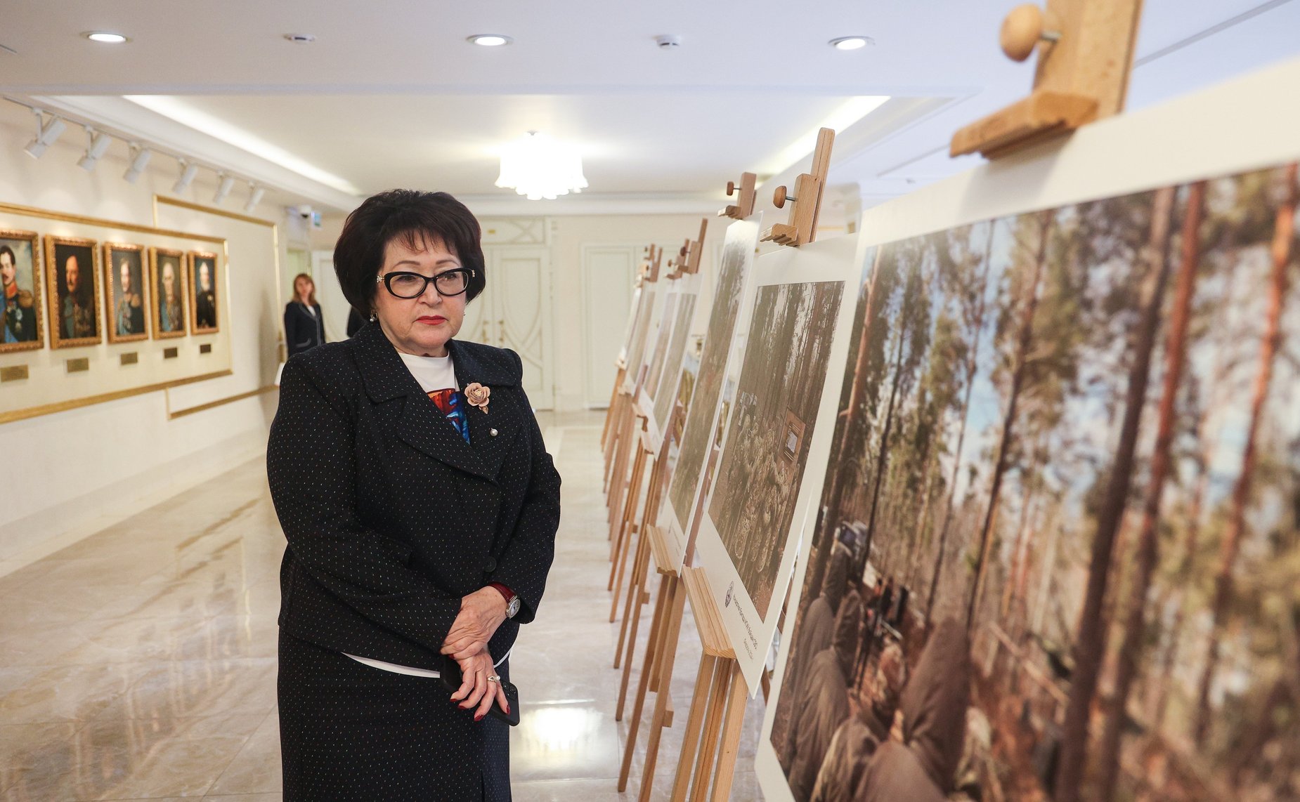 В Совете Федерации открылась фотоэкспозиция «Концертная бригада МГИК. Бойцам СВО»