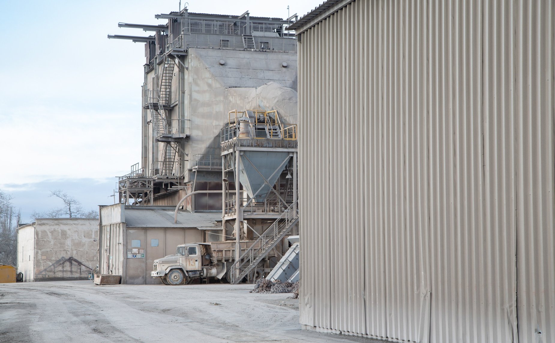 Сенаторы посетили Бахчисарайский цементный завод в Республике Крым