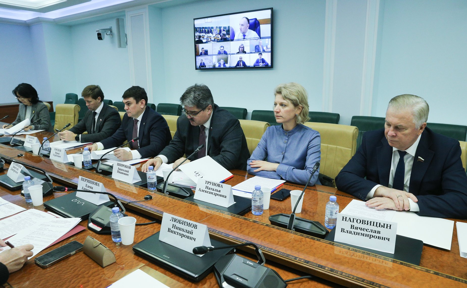 Совещание Комитета СФ по бюджету и финансовым рынкам совместно с Комитетом СФ по федеративному устройству, региональной политике, МСУ и делам Севера