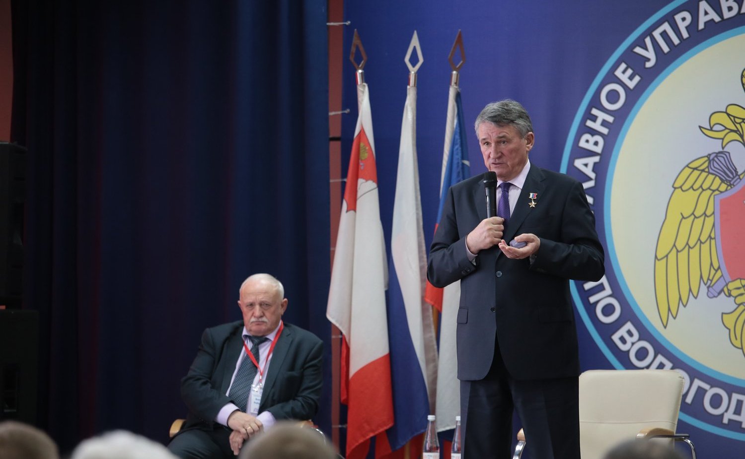 Ю. Воробьев. Награждение МЧС