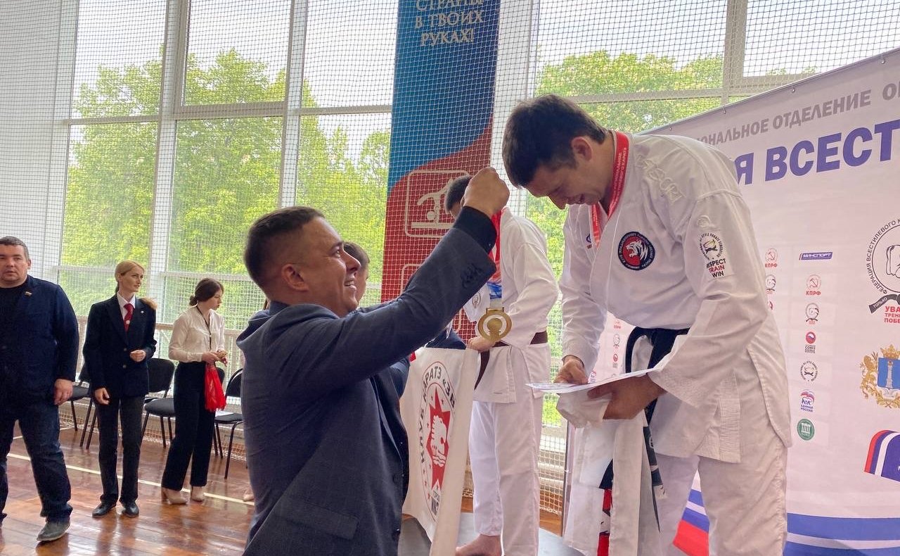 Айрат Гибатдинов принял участие в торжественном открытии Чемпионата и первенства региона по всестилевому каратэ в поддержку специальной военной операции