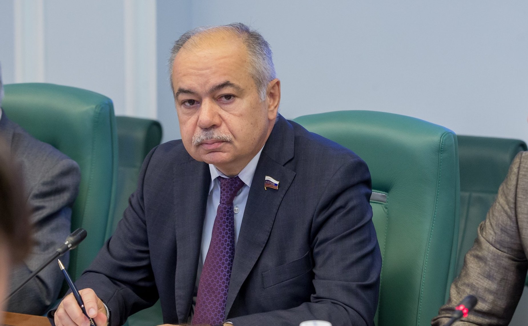 И. Умаханов