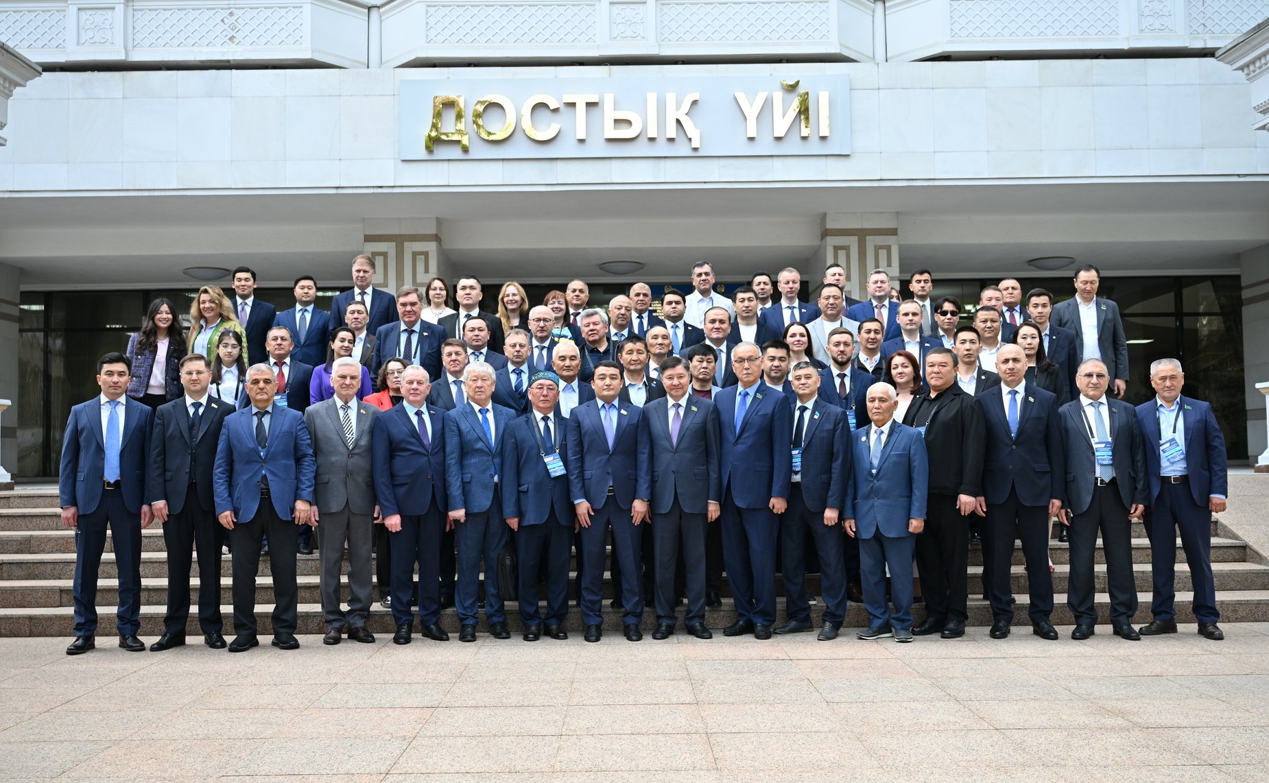 Сенаторы РФ приняли участие в Открытом кубке МПА СНГ по шахматам в рамках проведения мероприятий, посвященных 30-летию Парламента Республики Казахстан