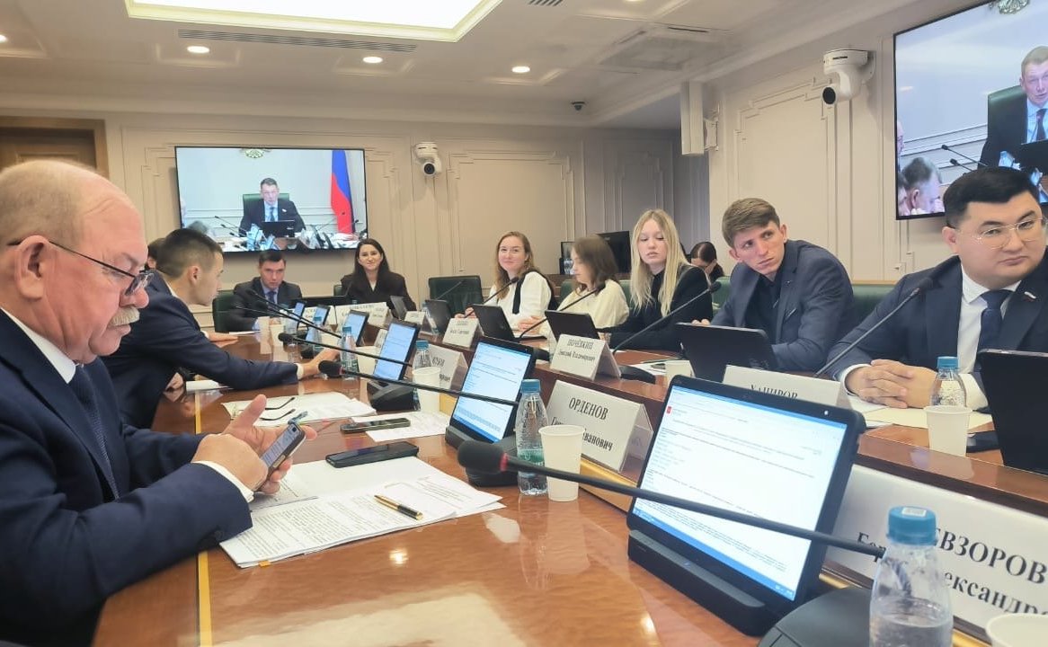 Алексей Кондратенко встретился с молодыми учёными