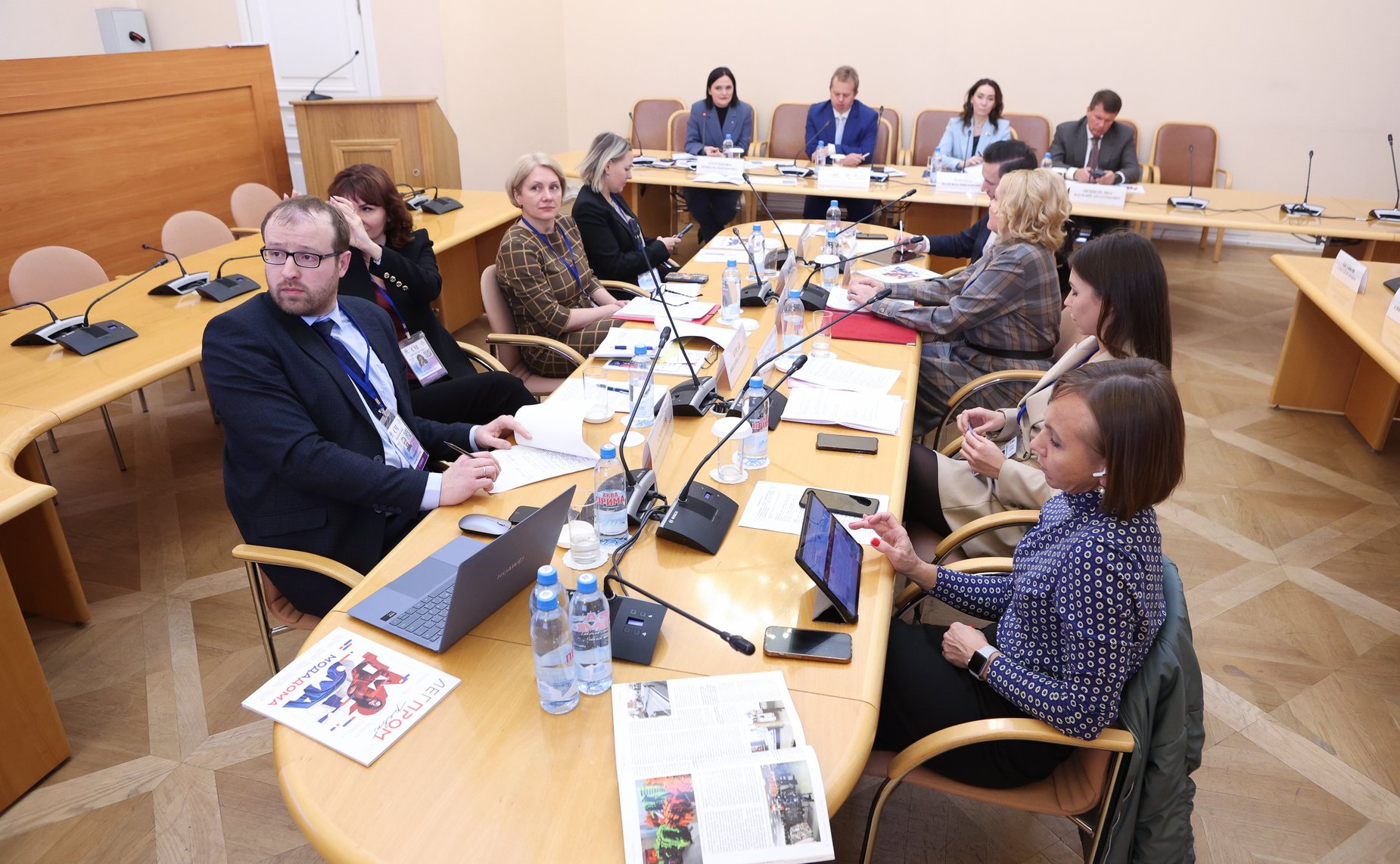 Круглый стол «Повышение производительности труда на предприятиях легкой промышленности в странах СНГ: возможные направления и подходы». III международный форум «Содружество моды»