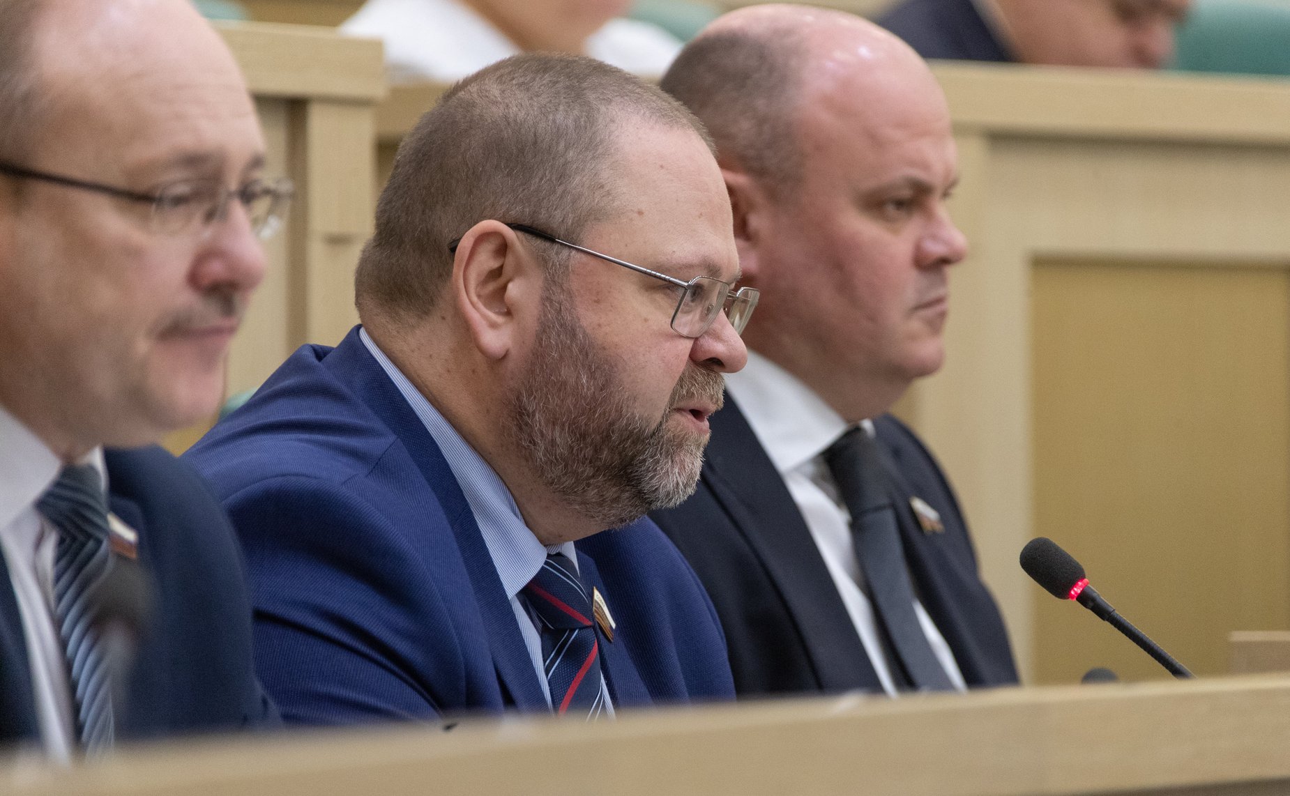 Олег Мельниченко