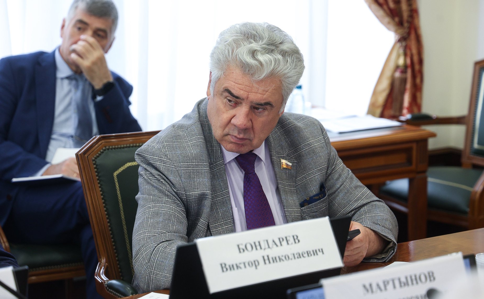 Виктор Бондарев
