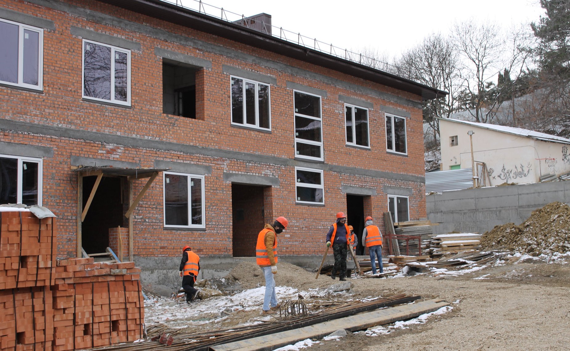 Анатолий Артамонов ознакомился с ходом строительства объектов социальной инфраструктуры города-курорта Кисловодска