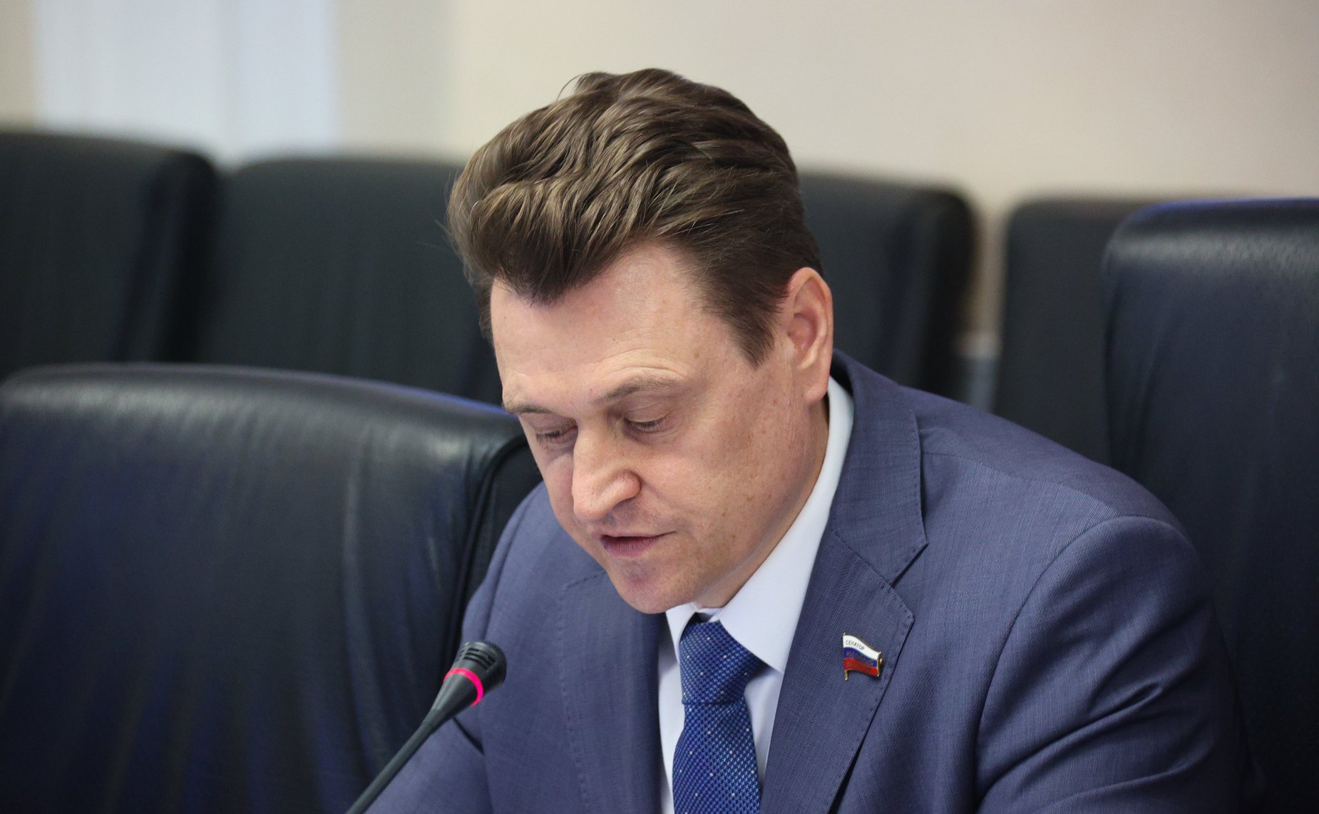 Олег Голов