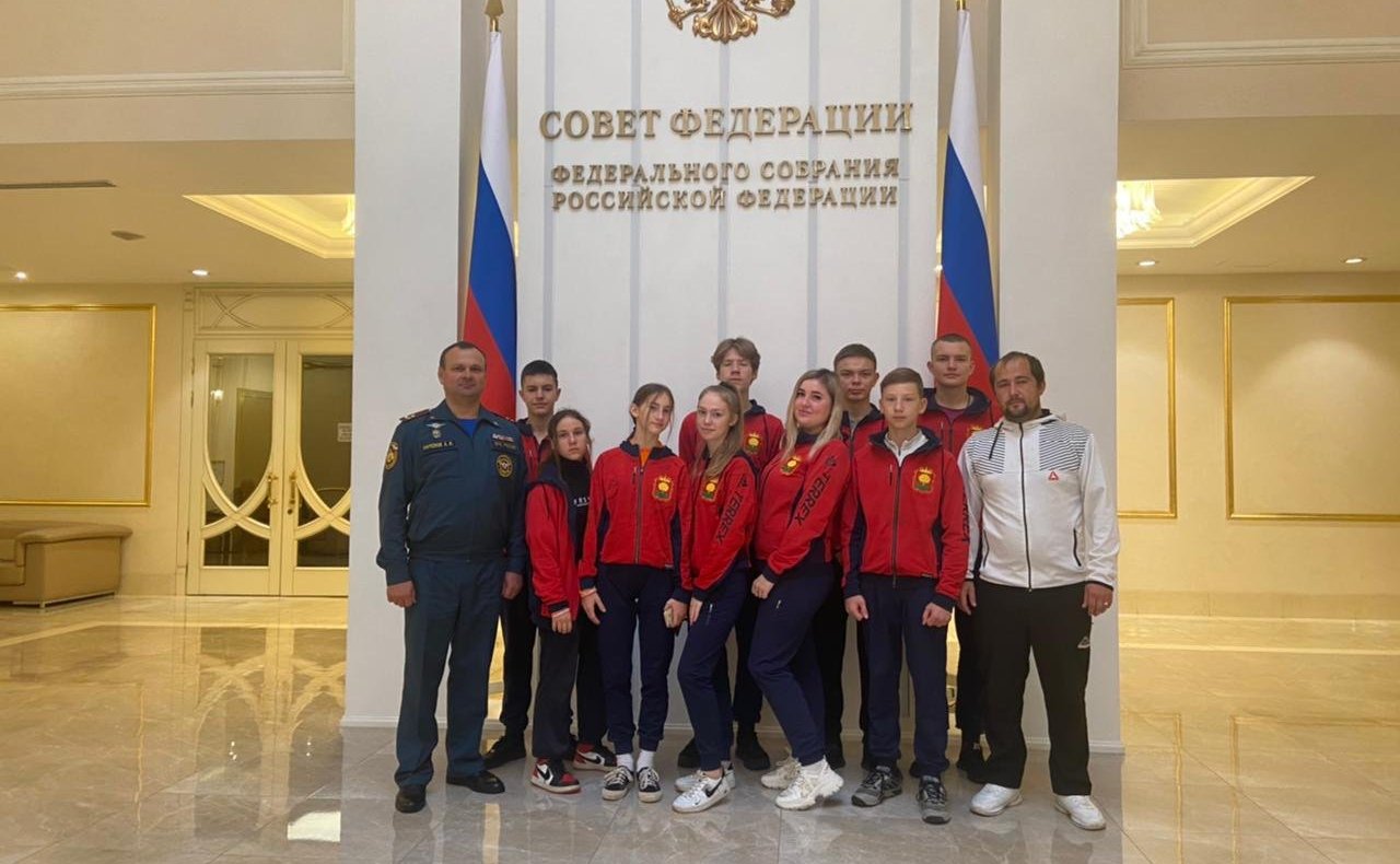 Оксана Хлякина организовала поездку в Москву команды ребят, которые являются постоянными участниками и призерами городских, областных, межрегиональных и всероссийских соревнований по спортивному туризму