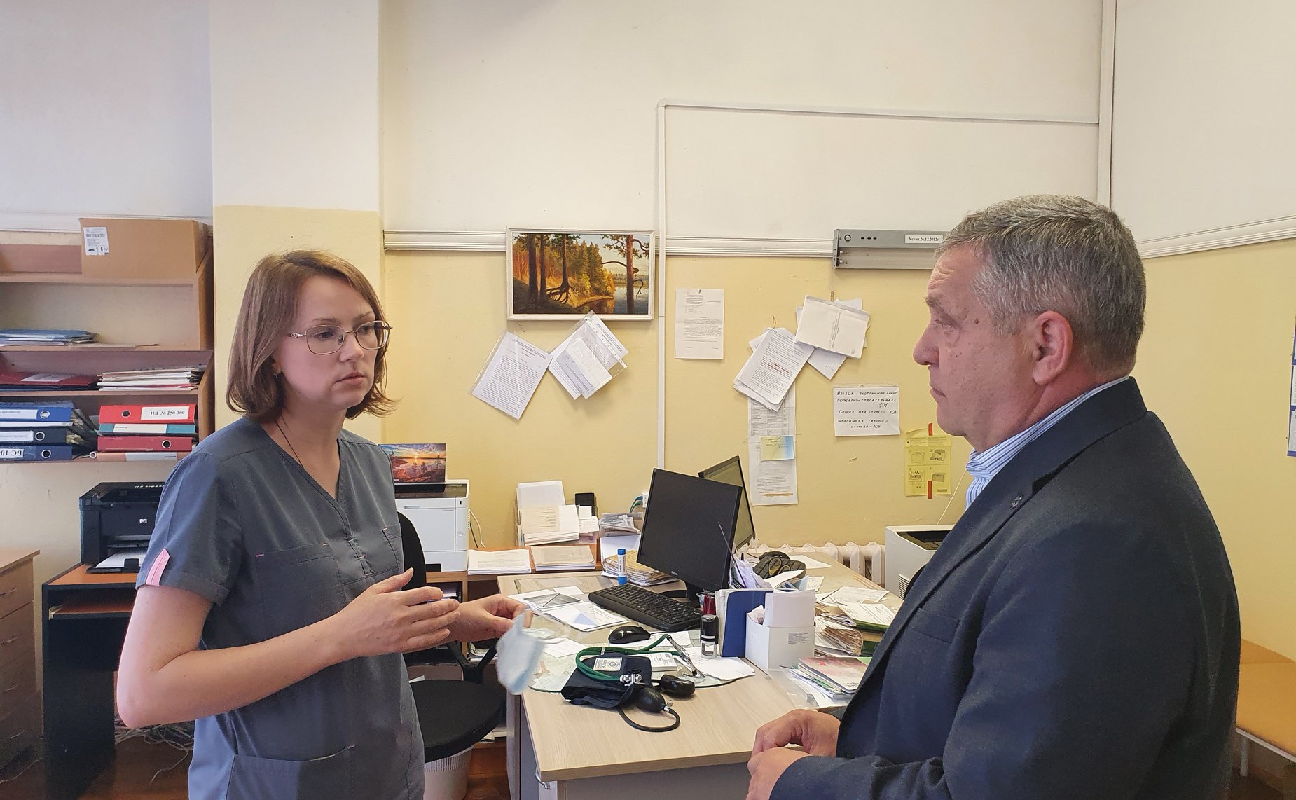Александр Ракитин посетил амбулатории по вопросу состояния оснащенности рабочих мест фельдшерско-акушерских пунктов персональными компьютерами в п. Новая Вилга