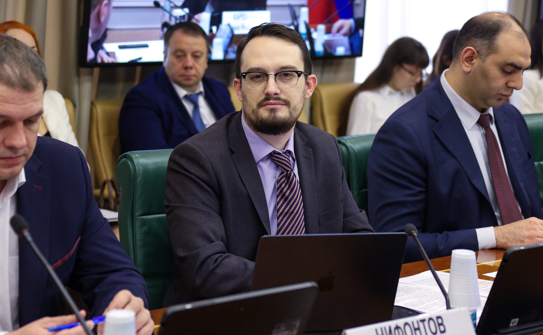 Круглый стол на тему «Совершенствование системы лицензирования деятельности по управлению многоквартирными домами: законодательные новации и практика применения»