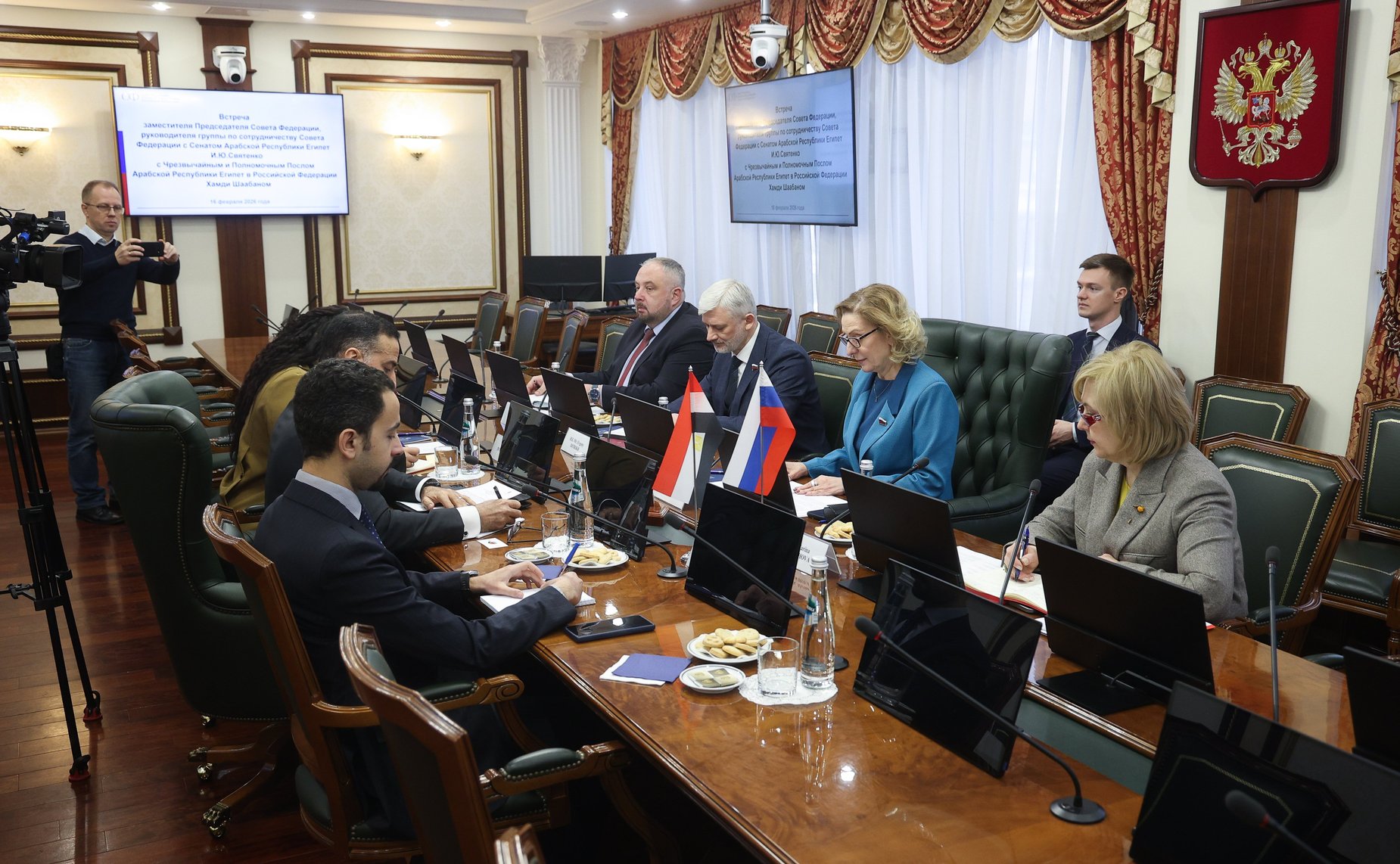 Встреча заместителя Председателя Совета Федерации Инны Святенко с Чрезвычайным и Полномочным Послом Арабской Республики Египет в Российской Федерации Хамди Шаабаном