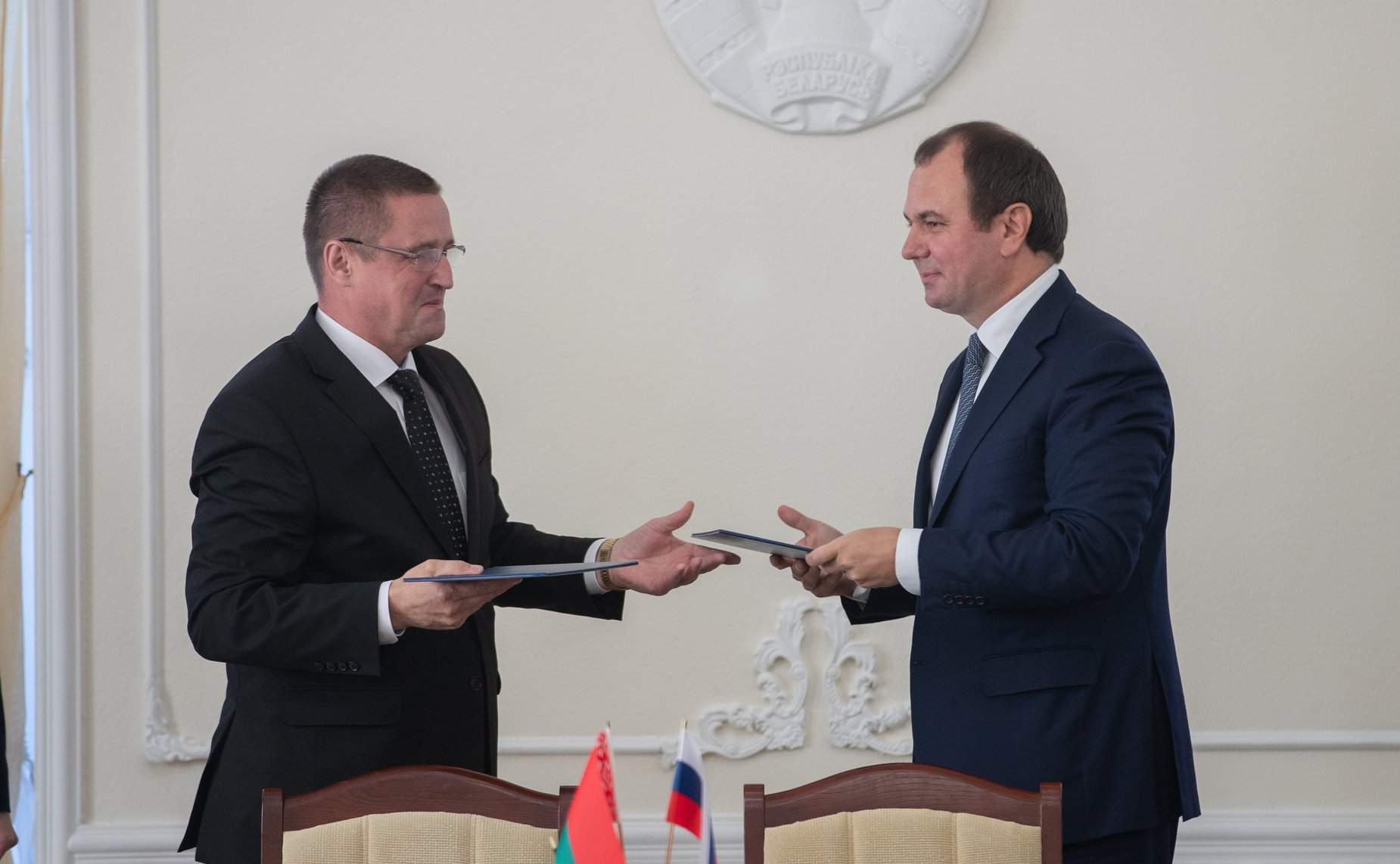 В. Матвиенко и М. Мясникович провели совместную встречу с руководителями субъектов России и Беларуси