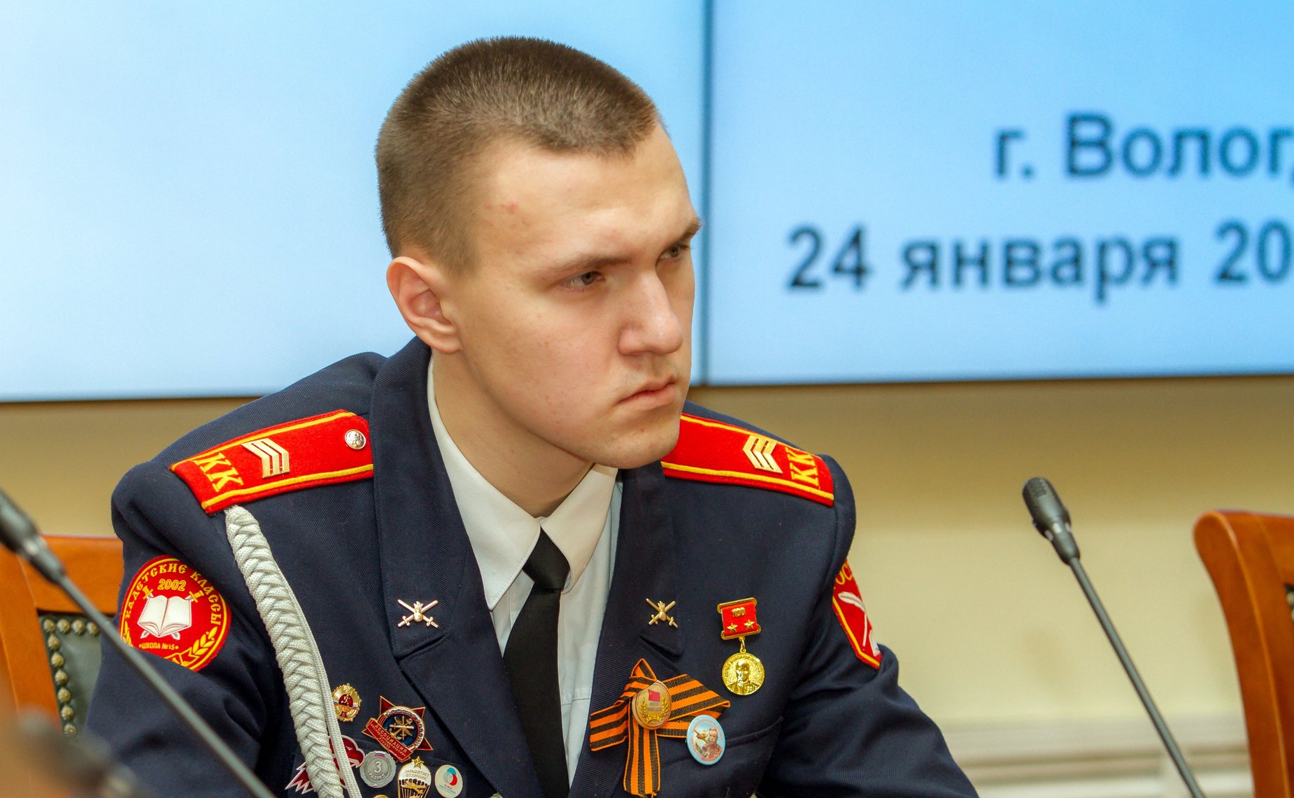 Ю. Воробьев и Н. Тихомиров обсудили с представителями молодежи Вологодской области вопросы патриотического воспитания