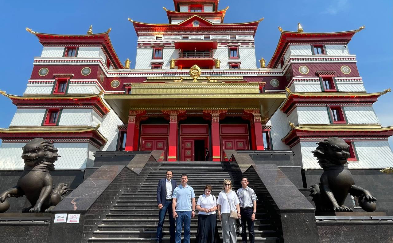 Комитет СФ по социальной политике провел в Республике Тыва выездное совещание с участием главы региона Владислава Ховалыга, представителей федеральных и региональных органов исполнительной власти