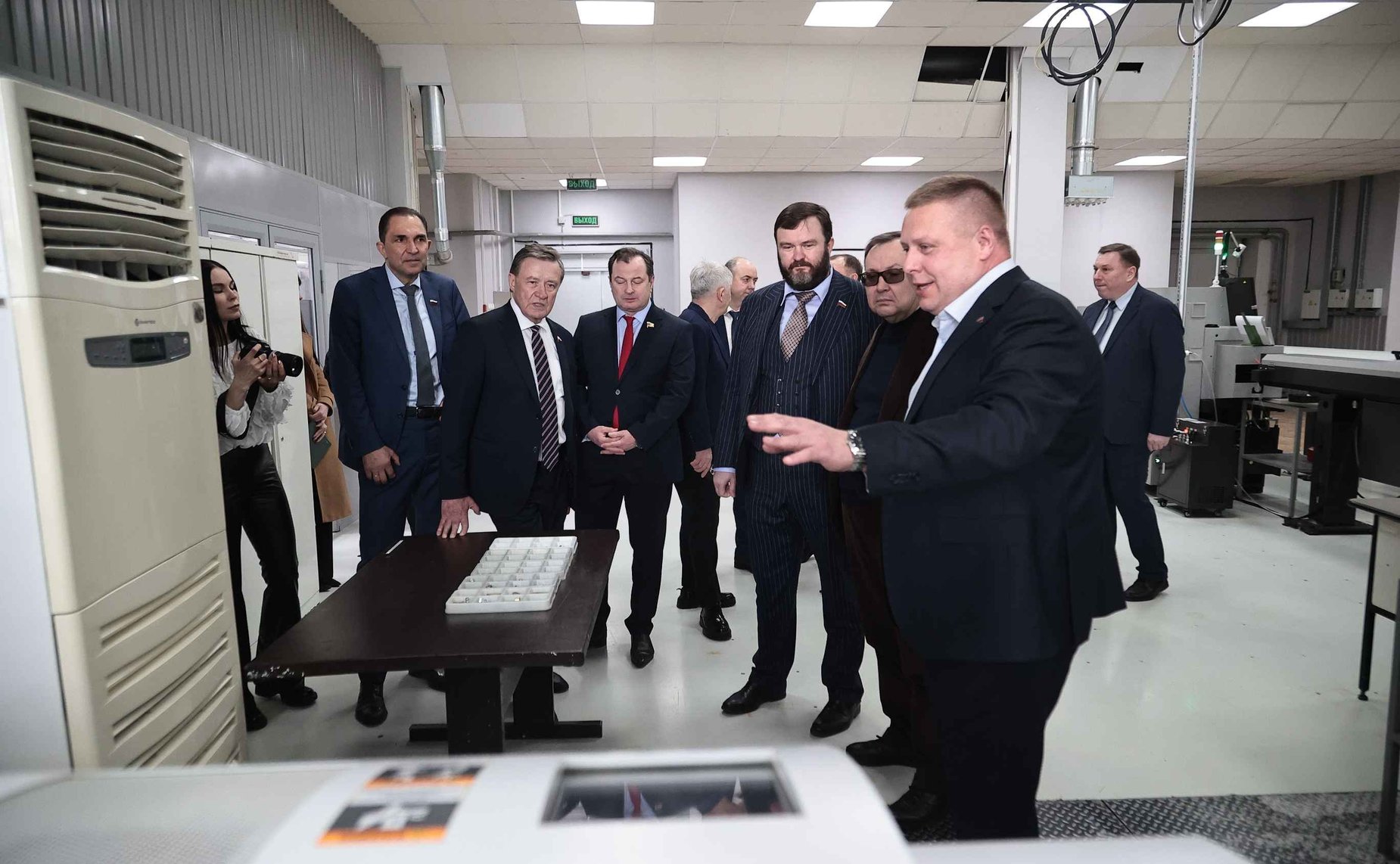 Сенаторы РФ посетили АО «Ульяновское конструкторское бюро приборостроения»