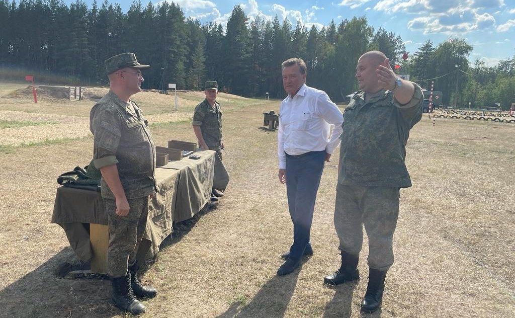 Сергей Рябухин в ходе рабочей поездки в регион посетил учебный центр войск связи Ульяновского гарнизона